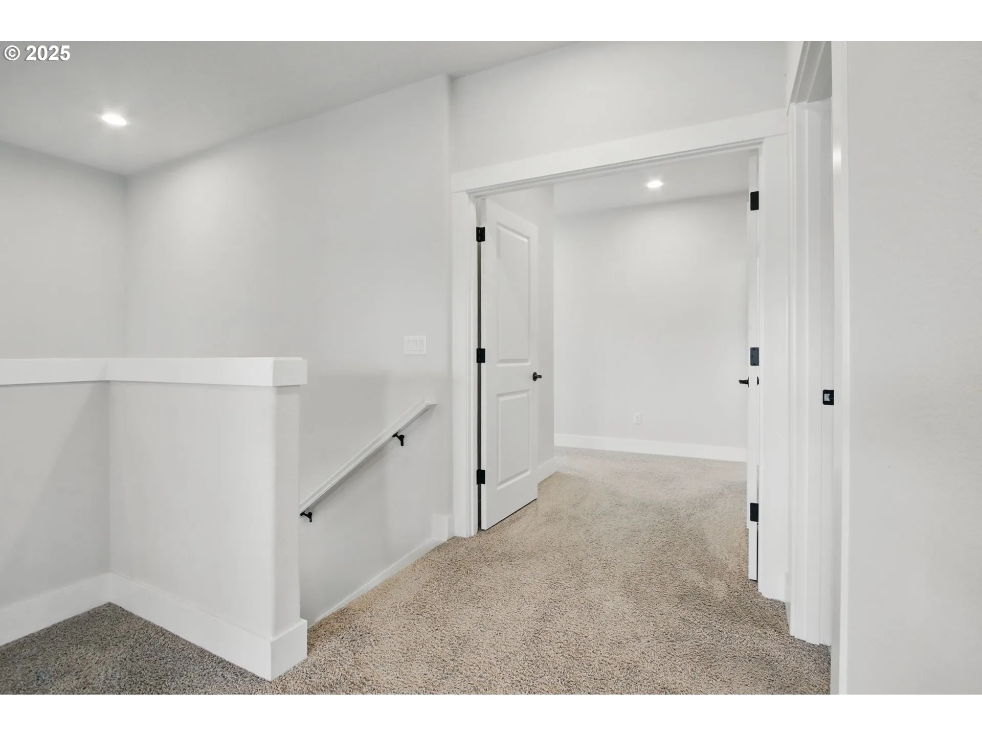 Primary Bedroom-Upper