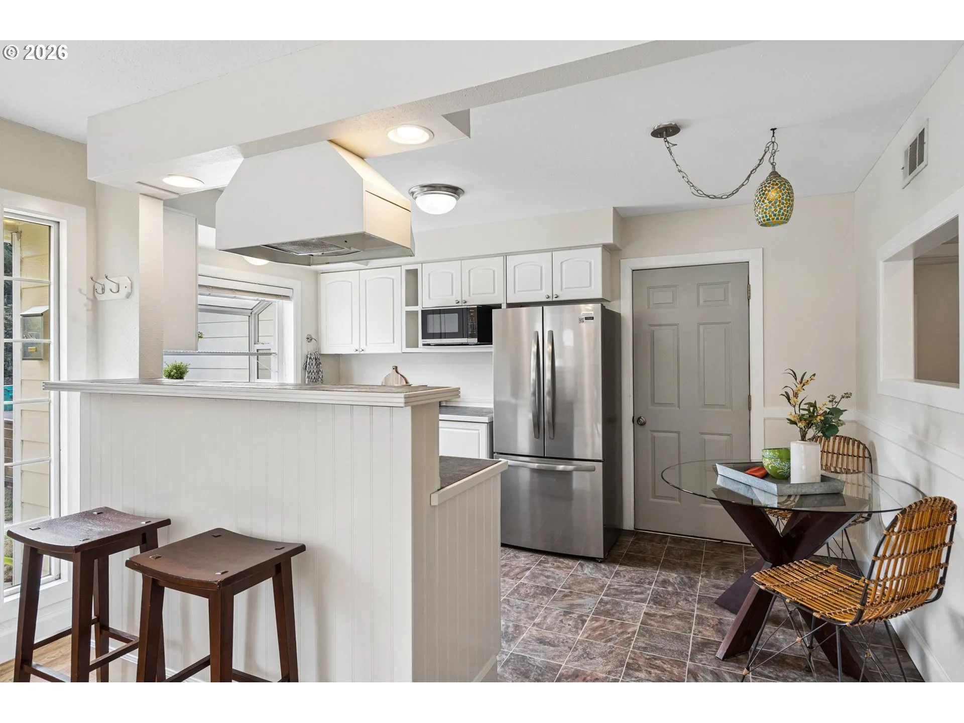 Kitchen-Eating Area