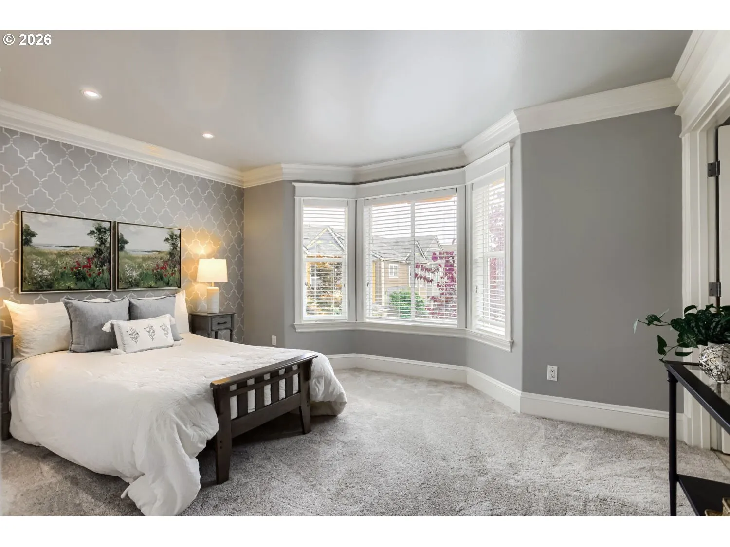 Bedroom-Full Bathroom