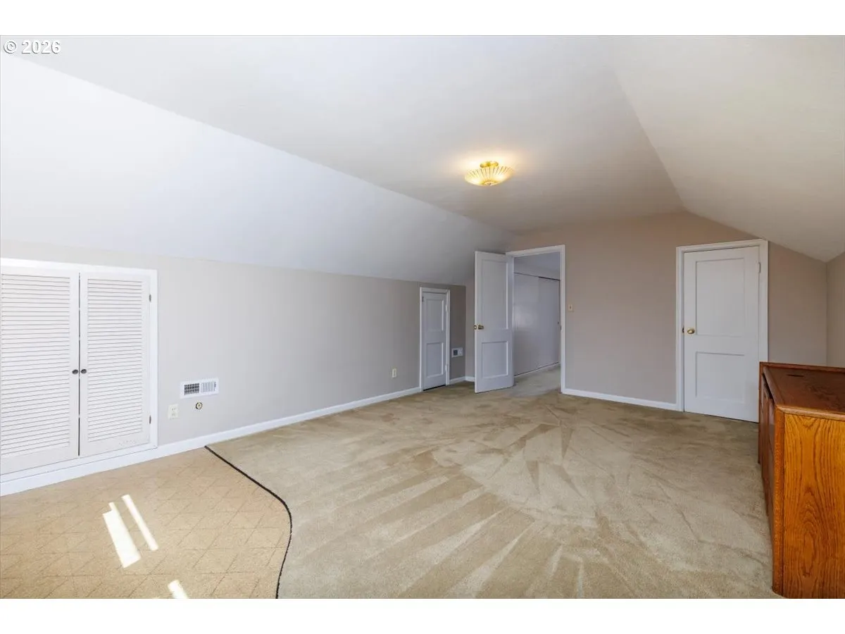 Bedroom-Upper