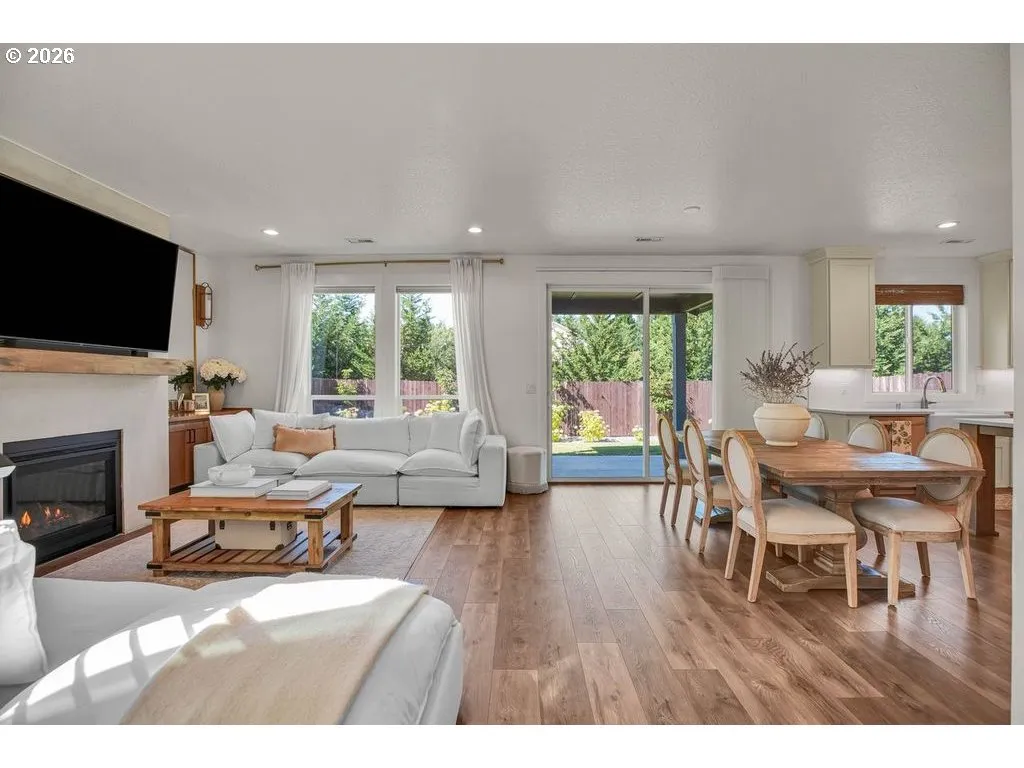 Living Room/Dining Room