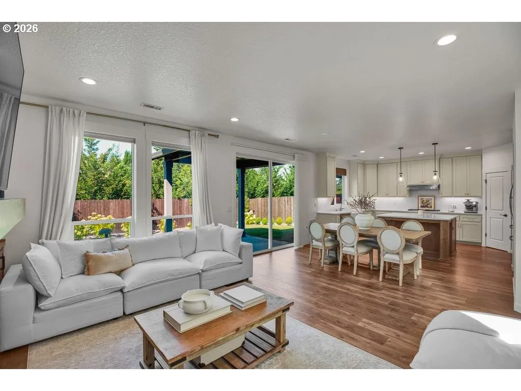 Living Room/Dining Room