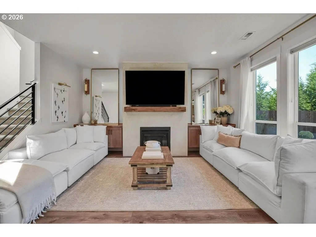 Living Room-Built-In Shelving