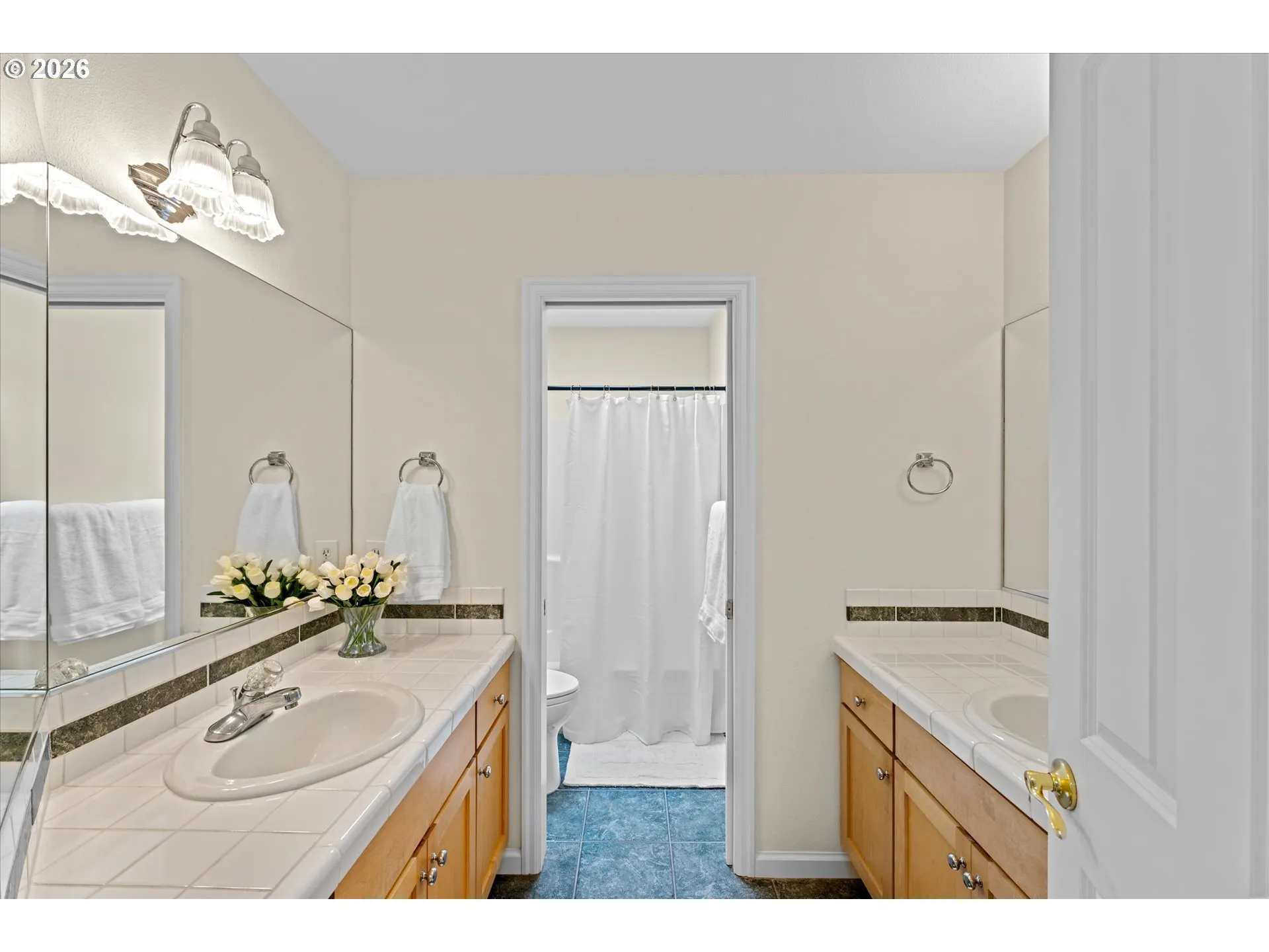 Bathroom-Upper