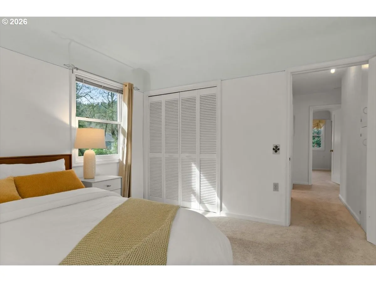 Bedroom, Primary