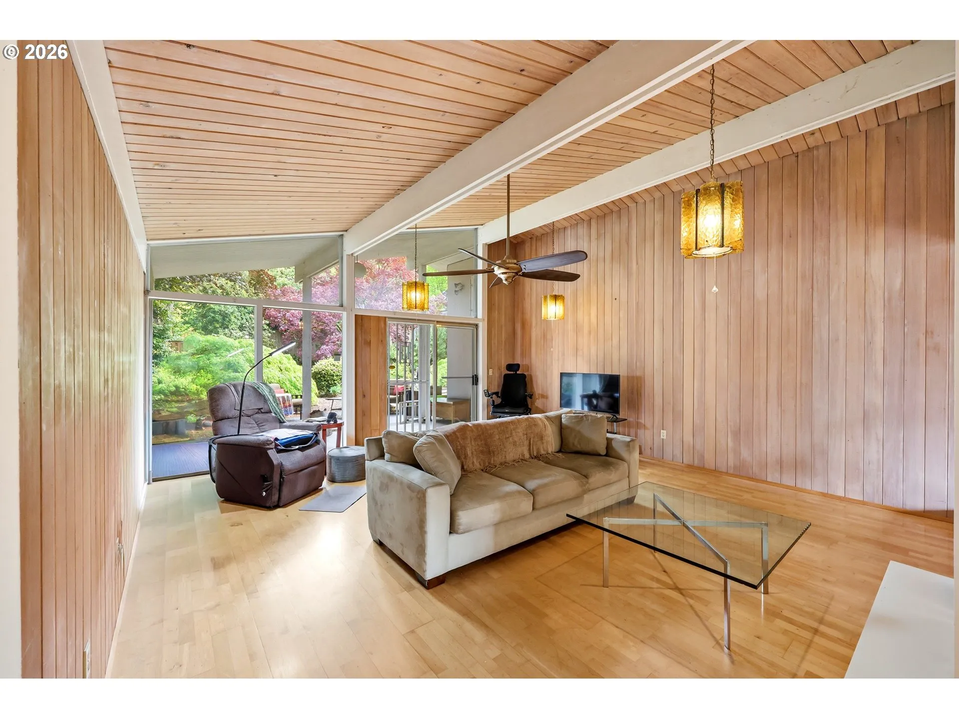Living Room-Vaulted Ceilings