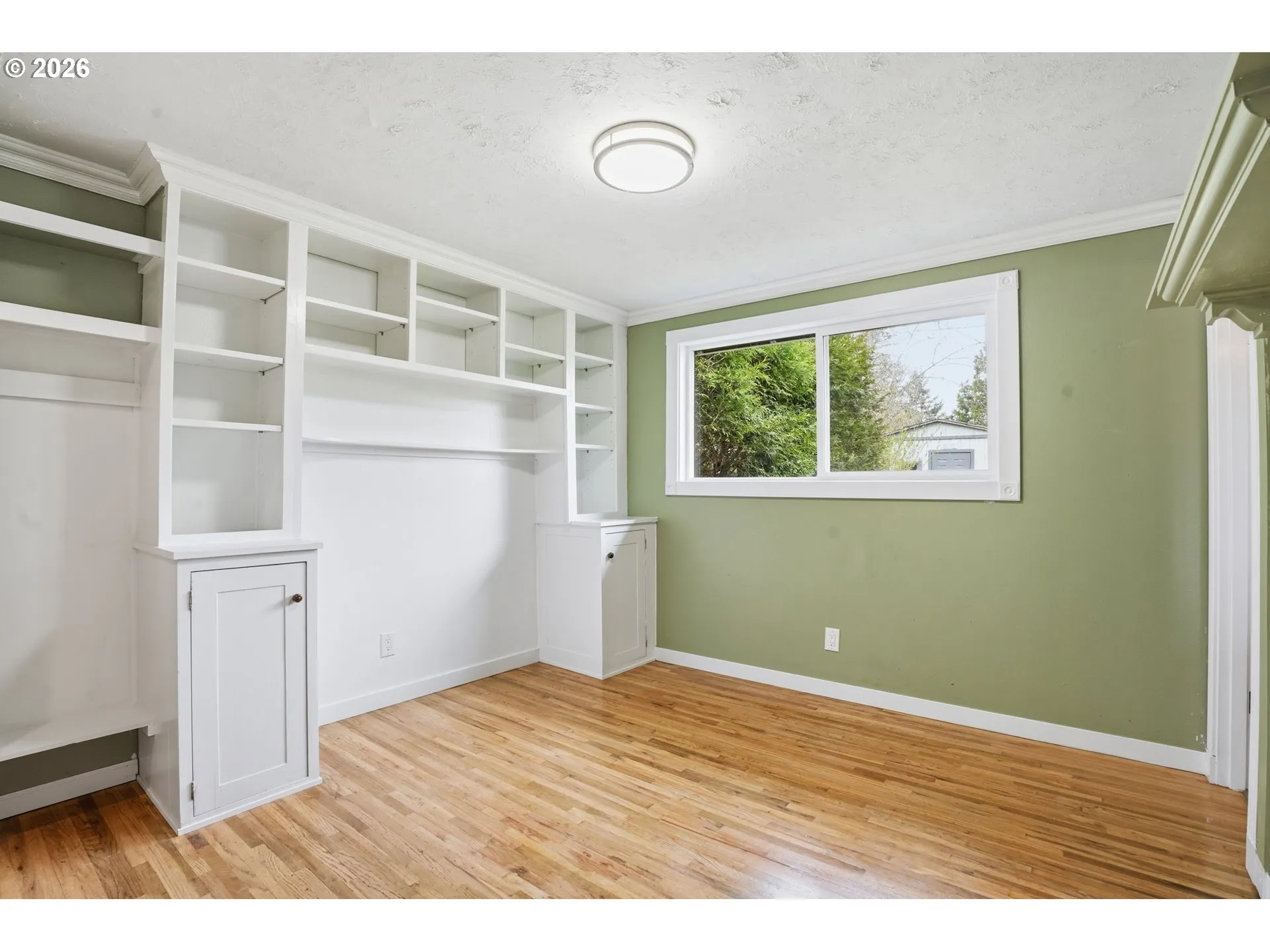 Bedroom, Primary