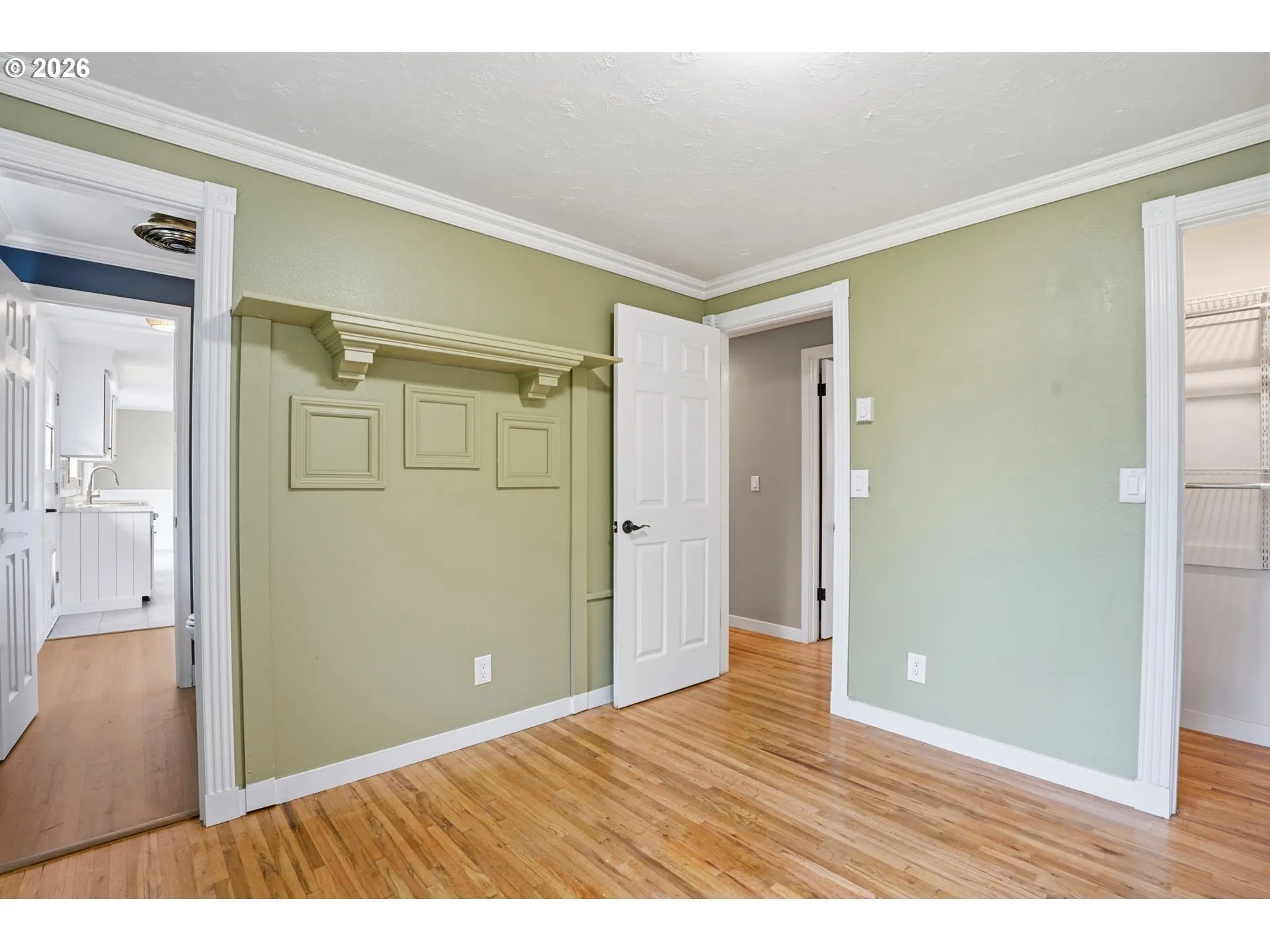 Bedroom, Primary