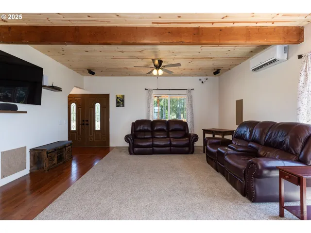 Living Room-Ceiling Fan