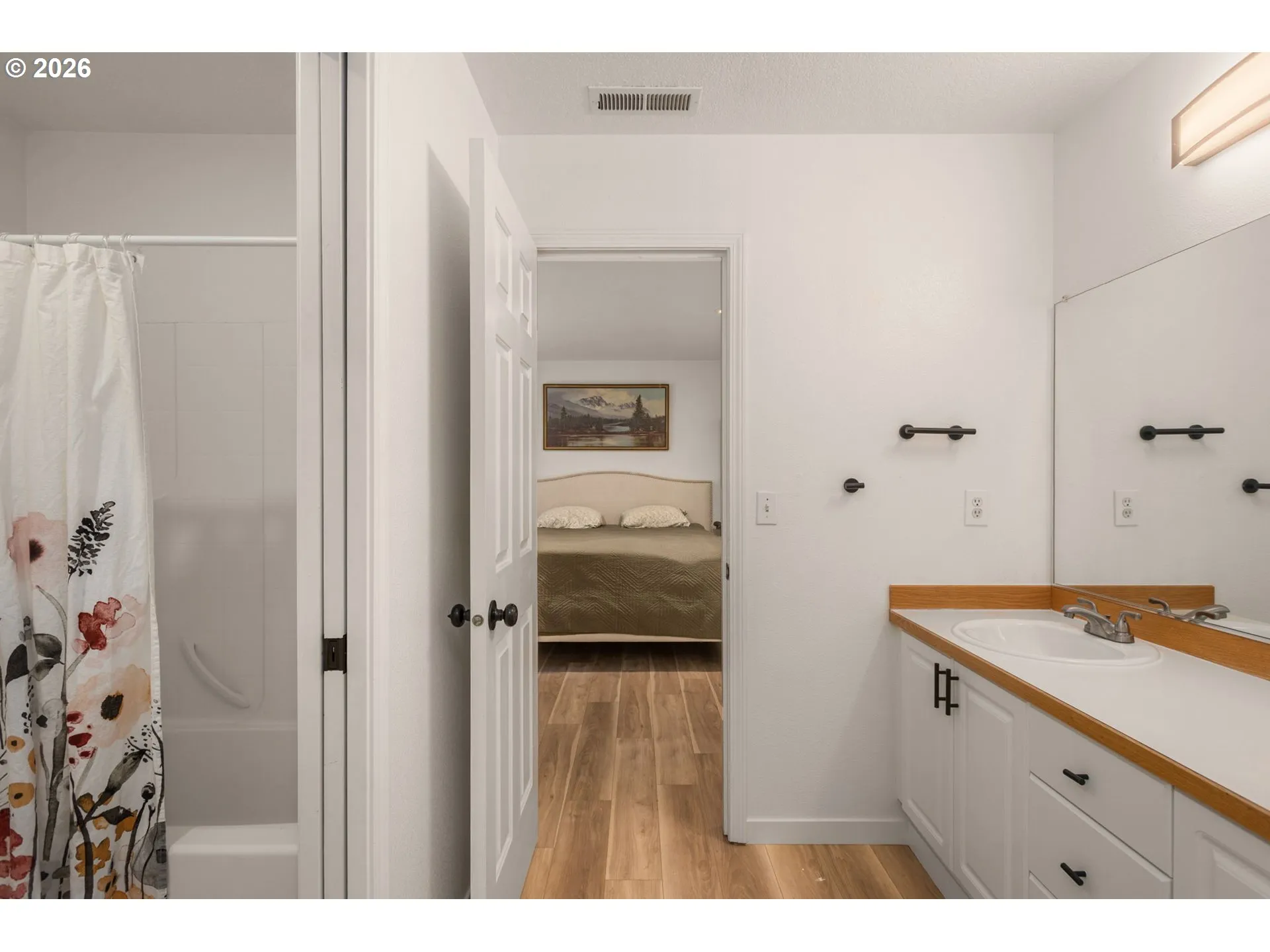Bathroom, Attached