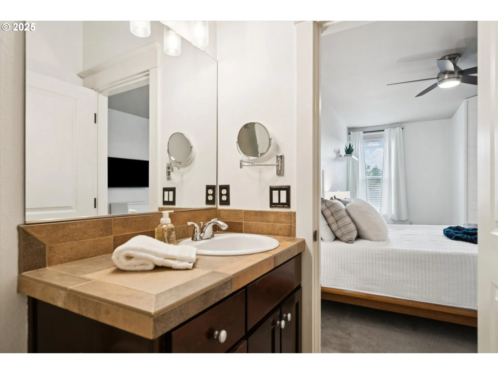 En Suite Bathroom-Upper