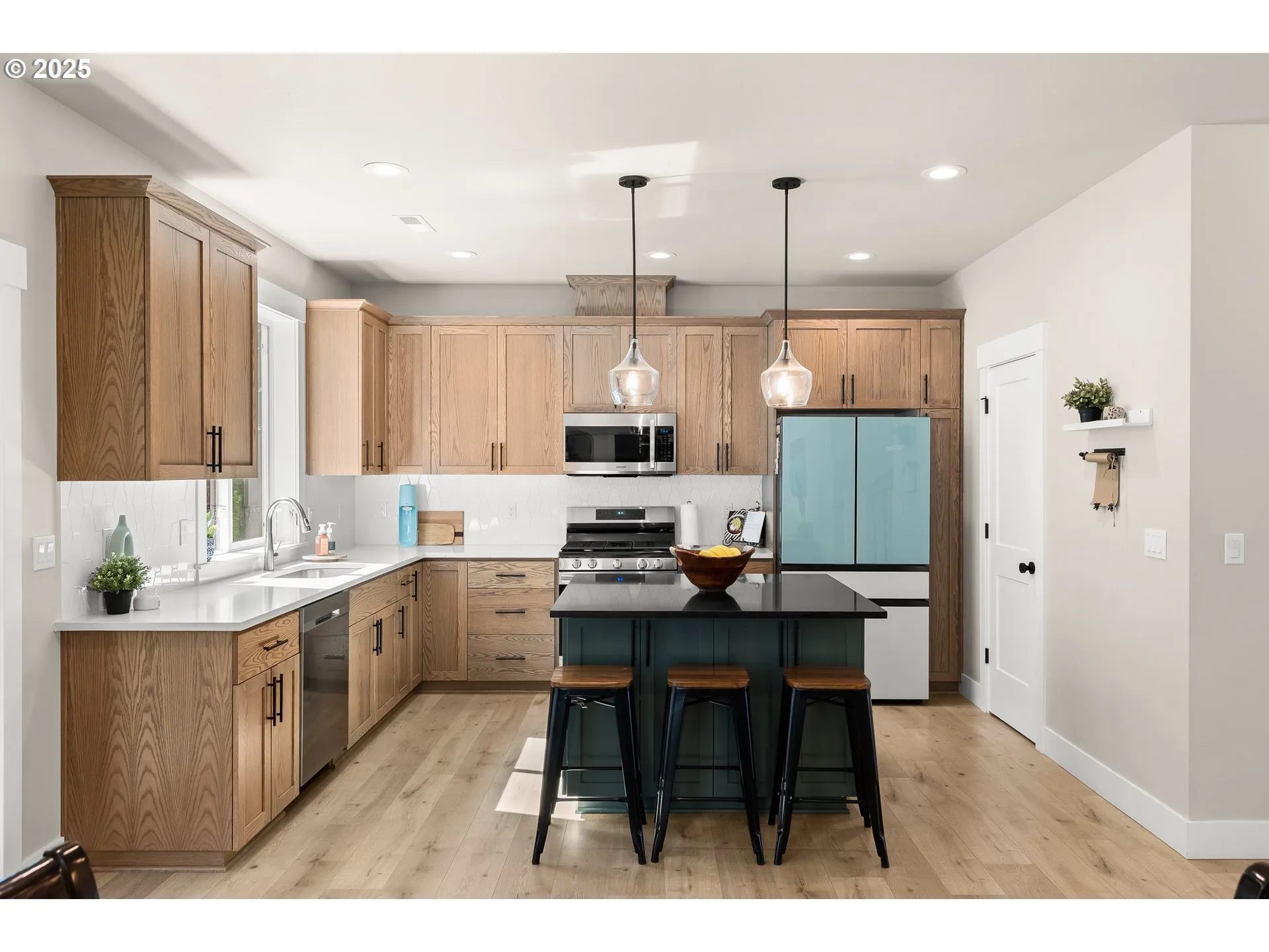 Kitchen-Eating Area