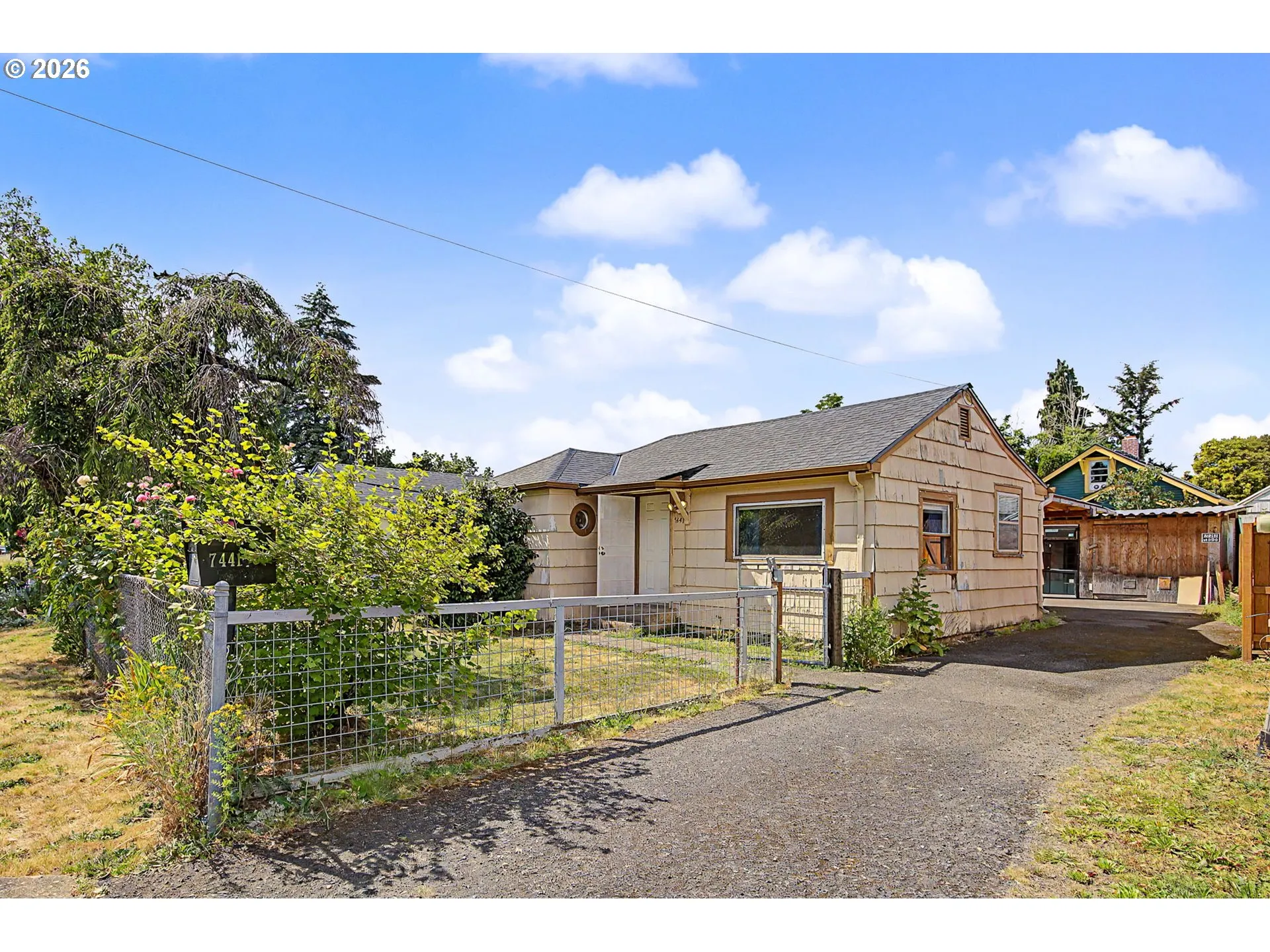 Front Yard-Fenced