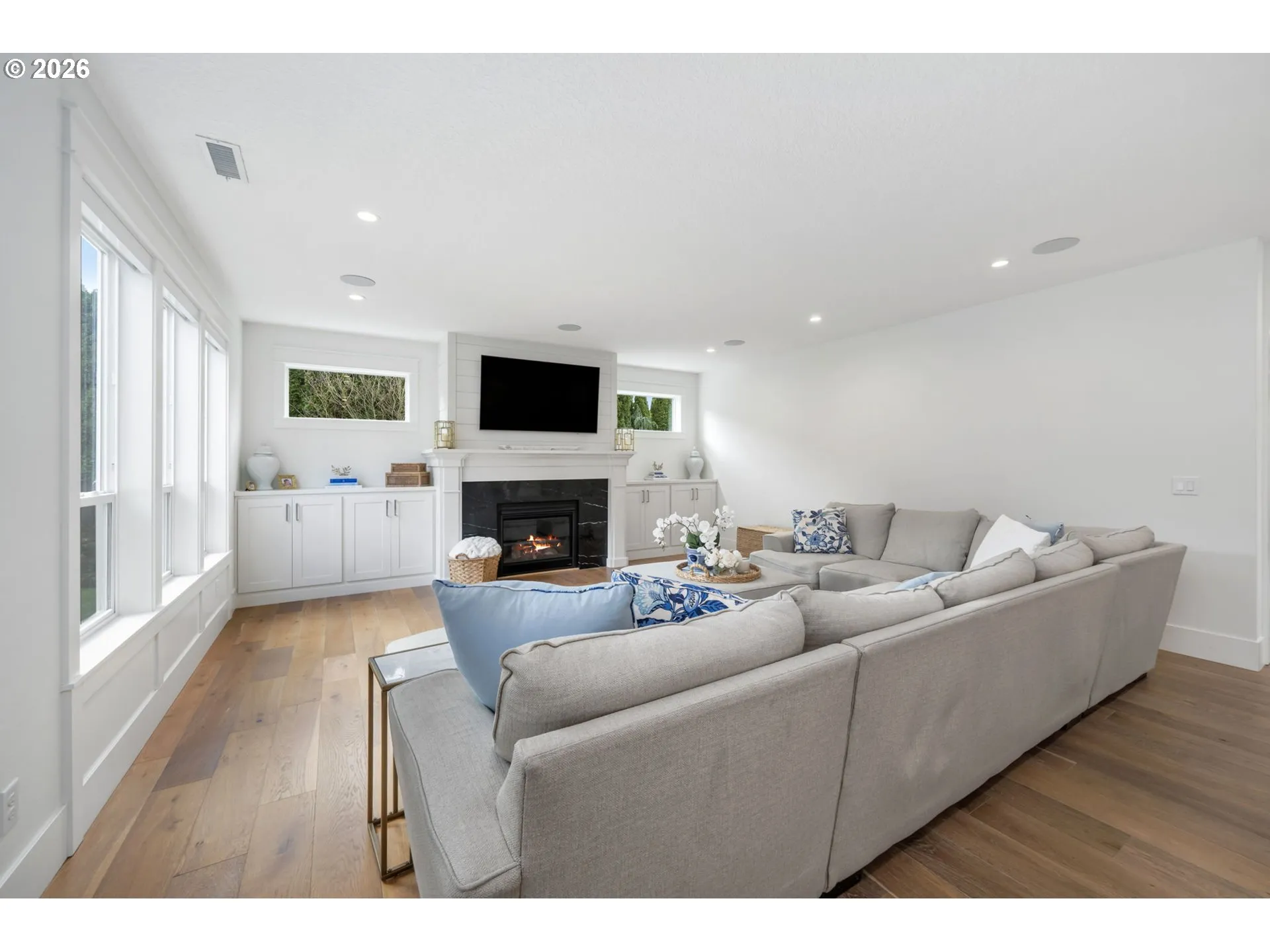 Living Room-Fireplace