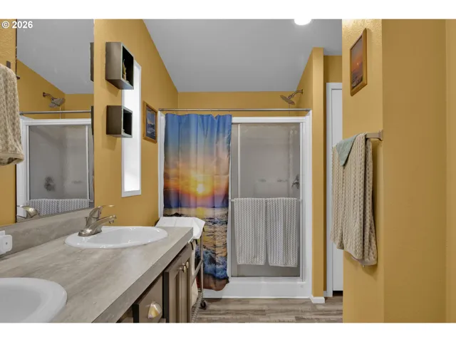 Bathroom, Attached