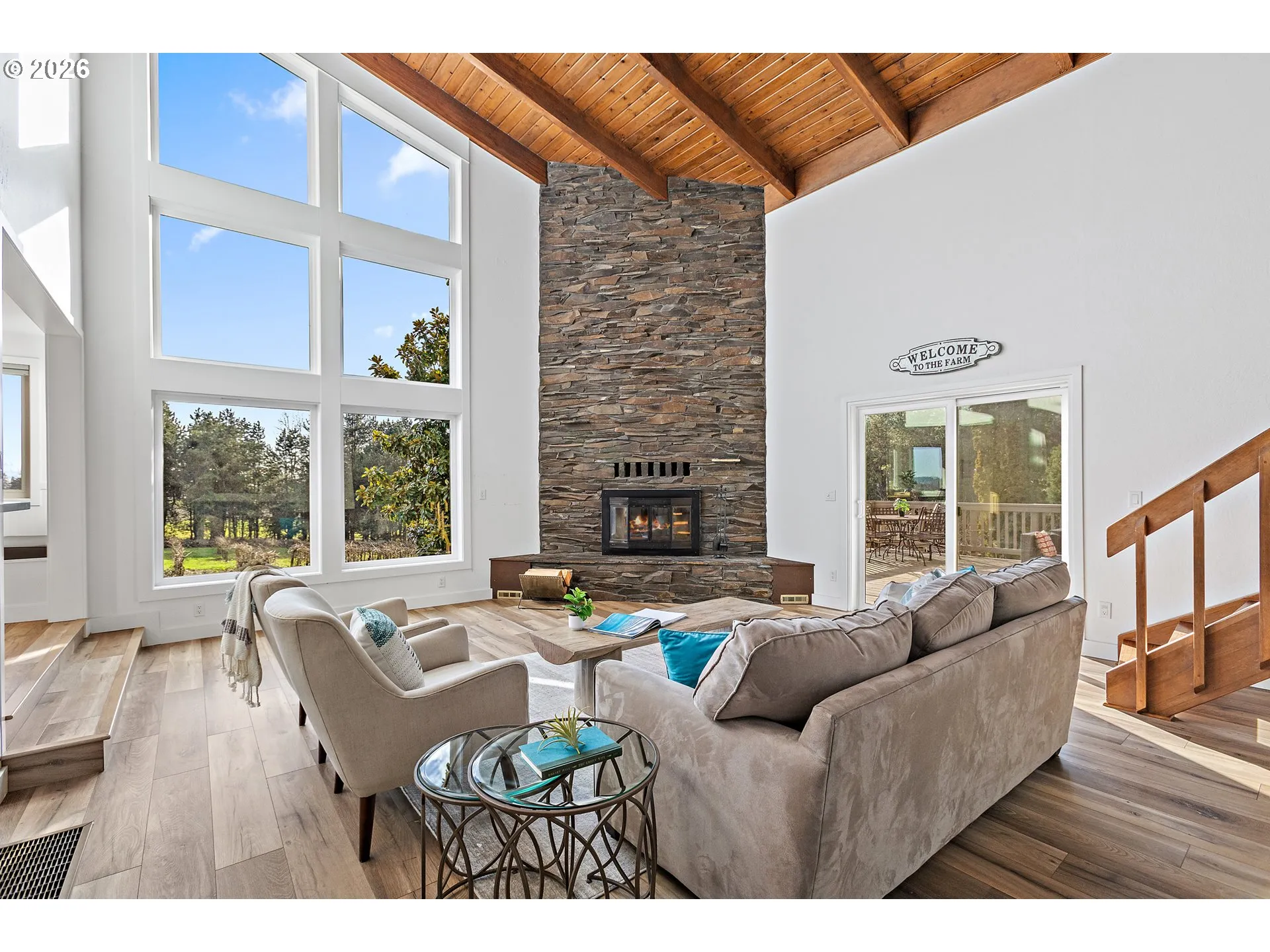 Living Room-Fireplace