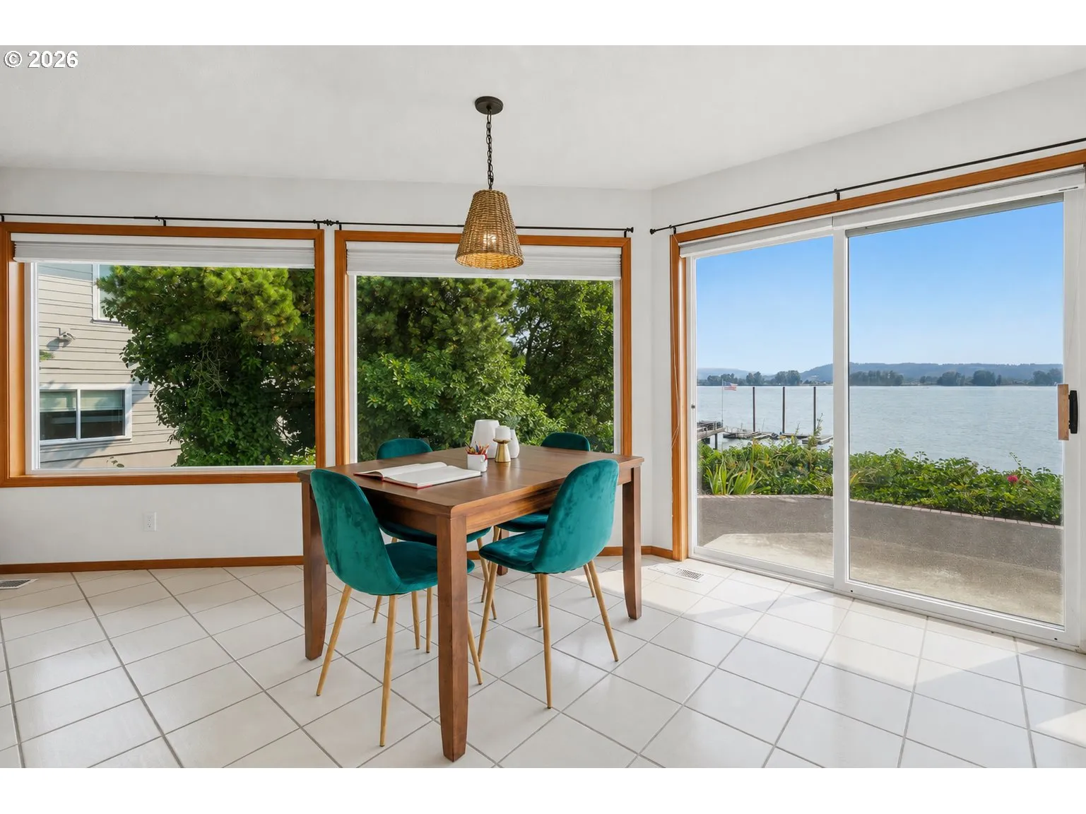 Kitchen-Eating Area