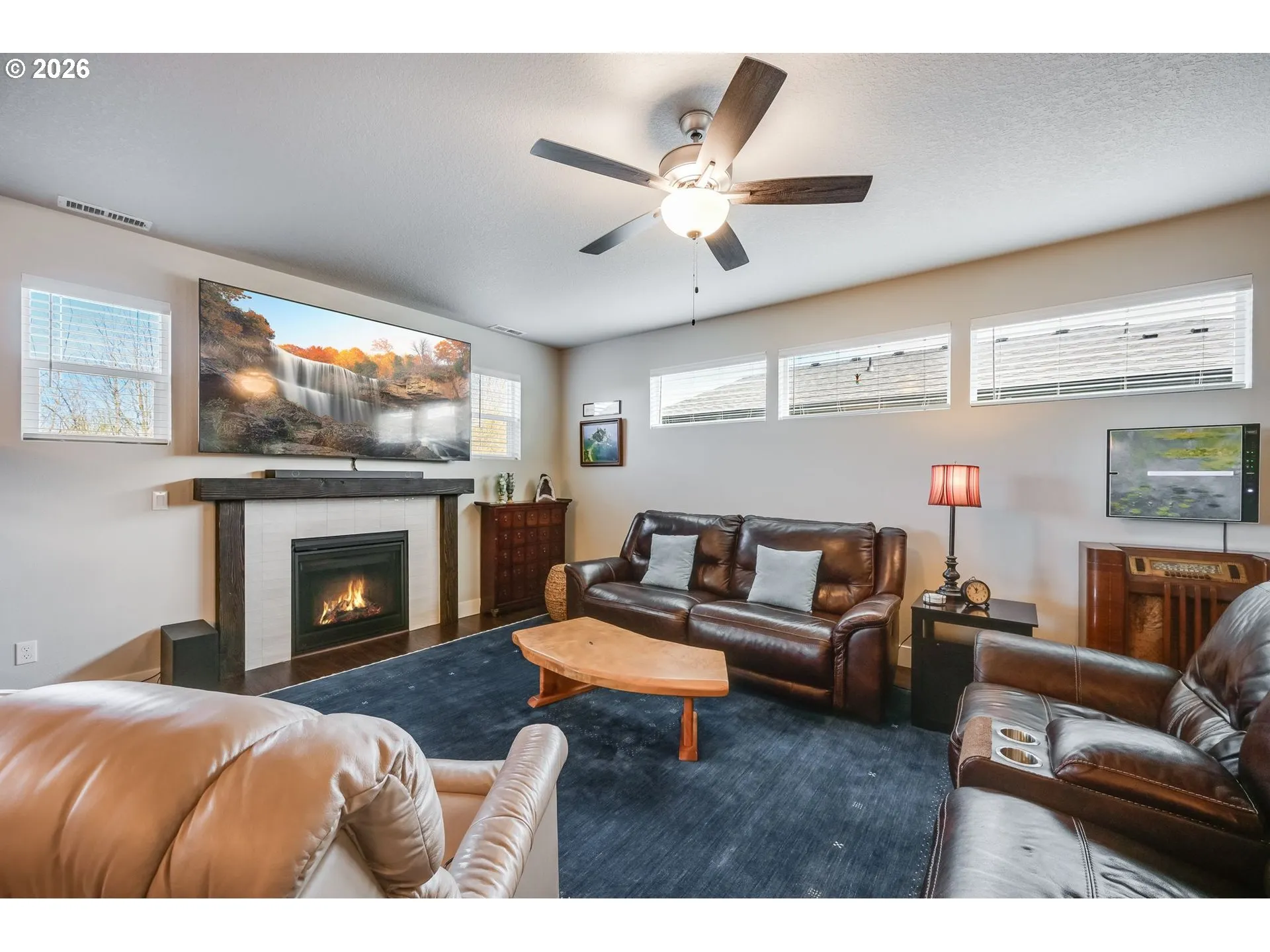 Living Room-Fireplace