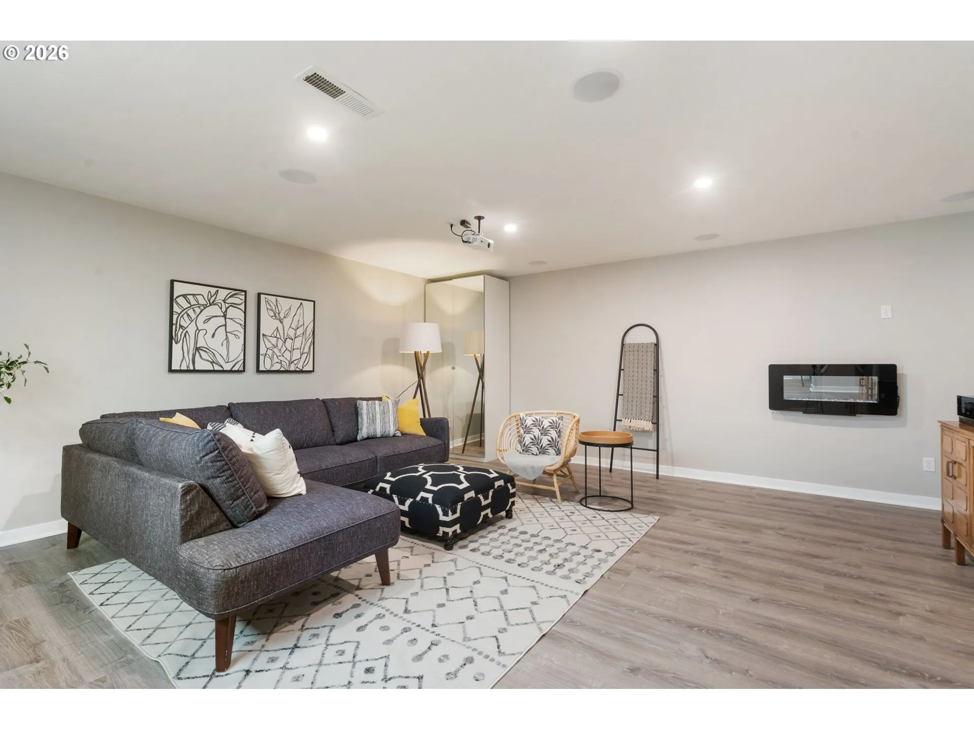Bonus Room-Lower