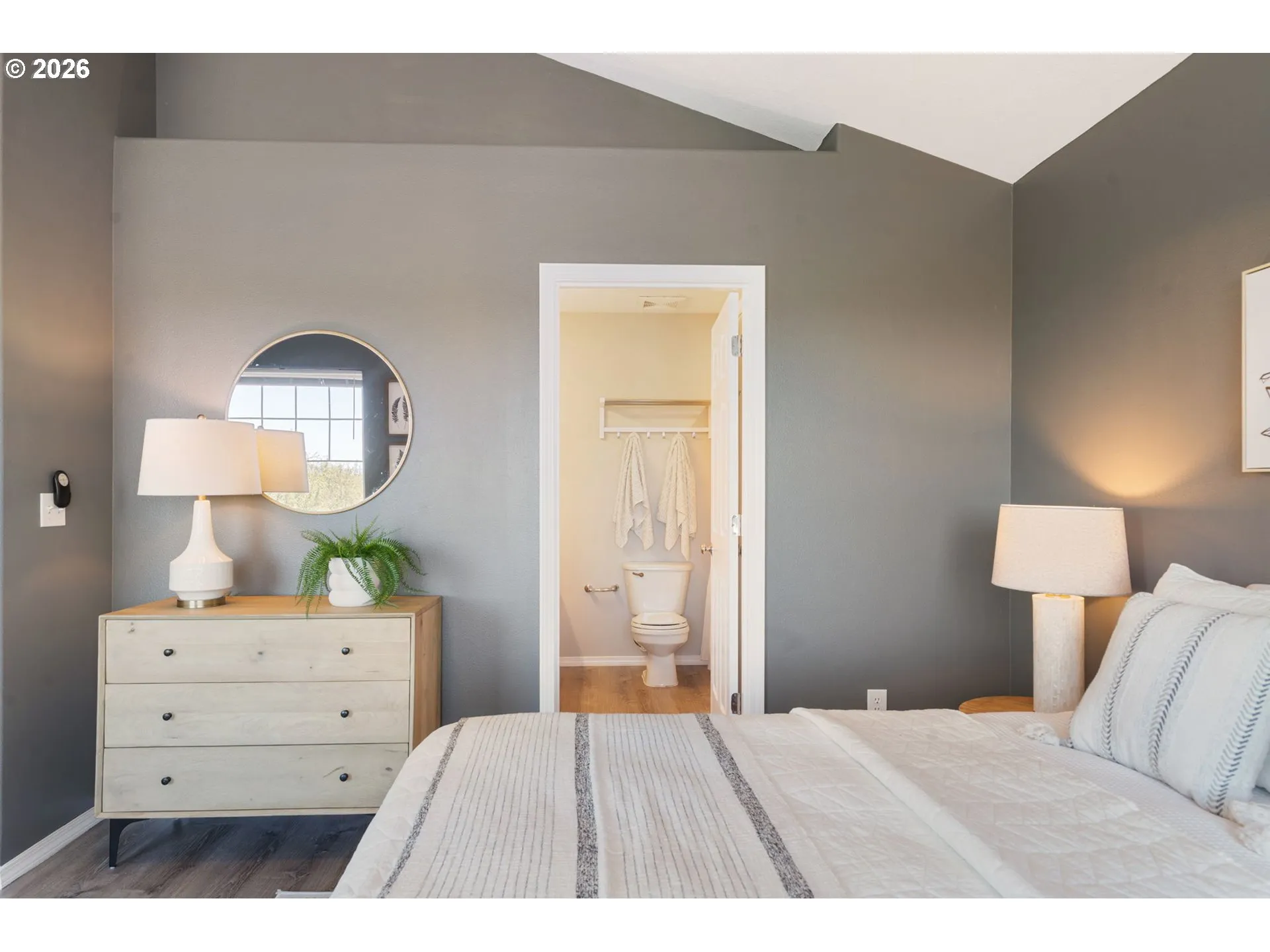 Primary Bedroom-Upper
