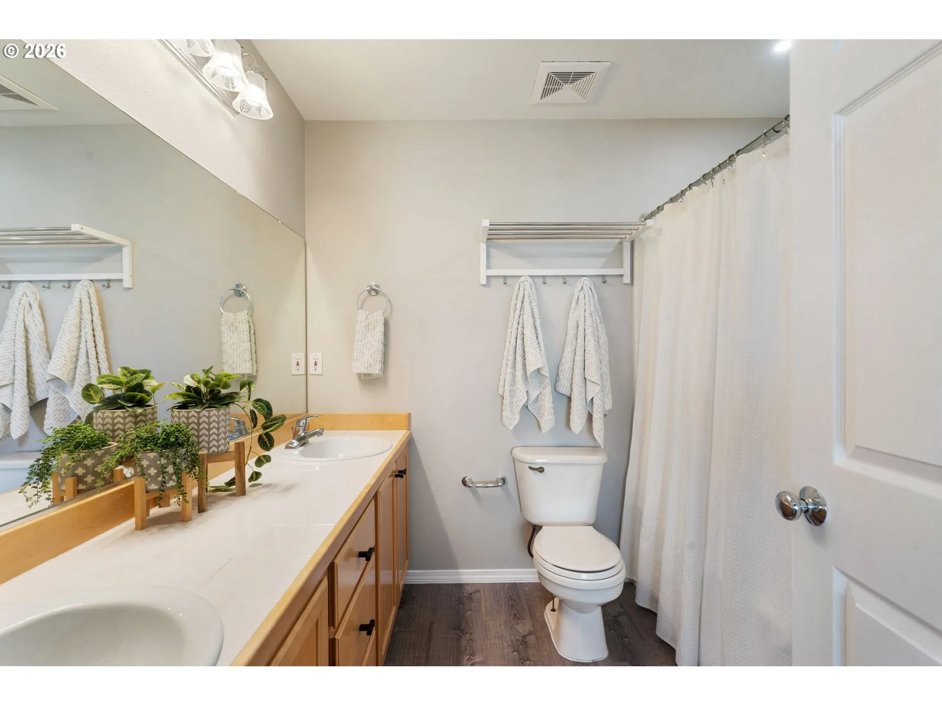 En Suite Bathroom-Upper
