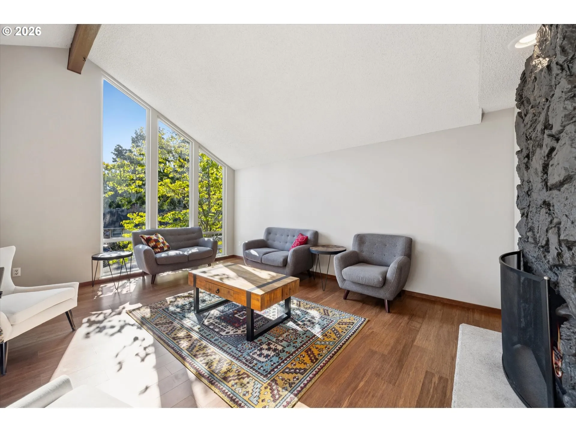 Living Room-Vaulted Ceilings