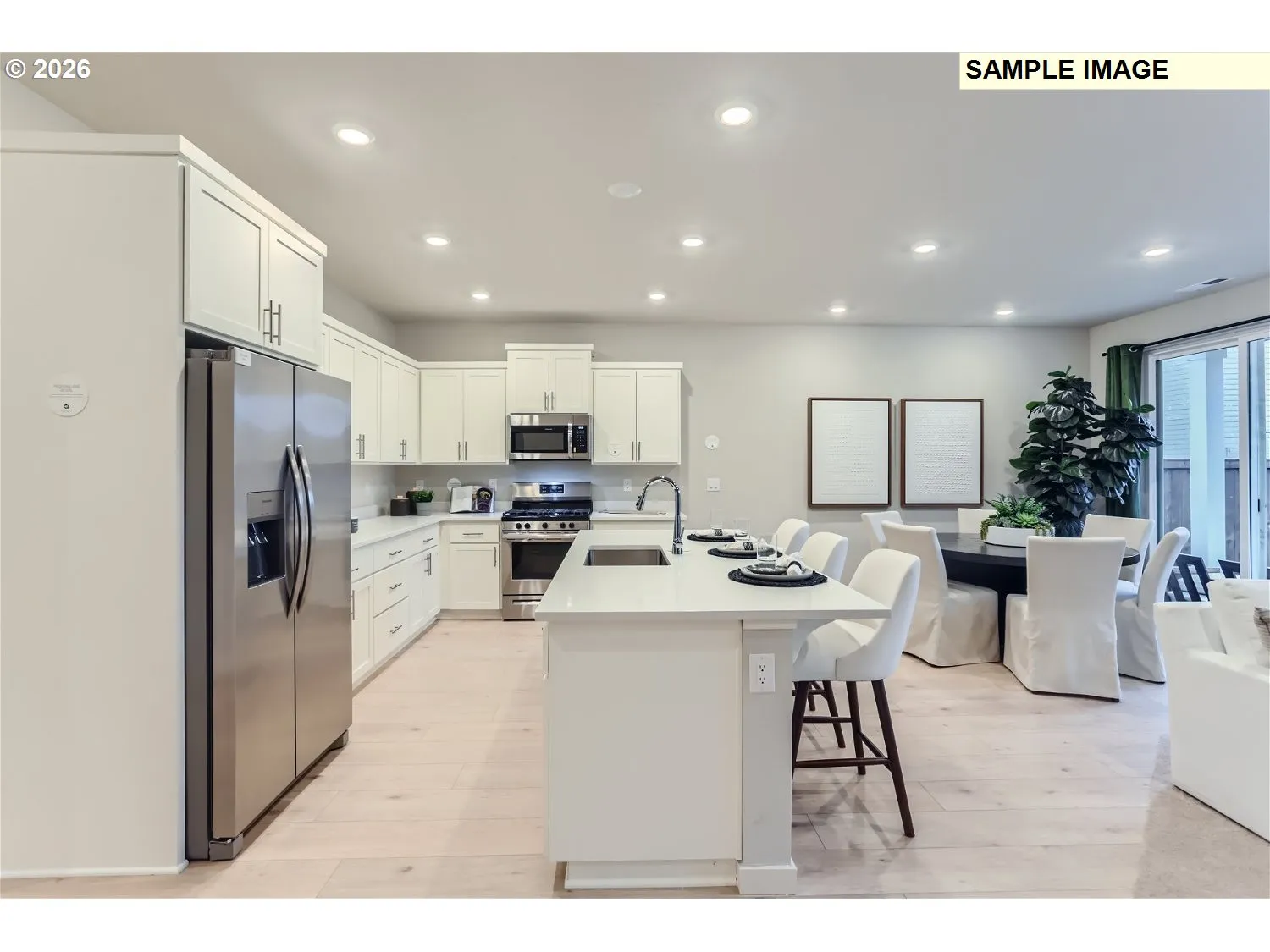 Kitchen/Dining Room-Island
