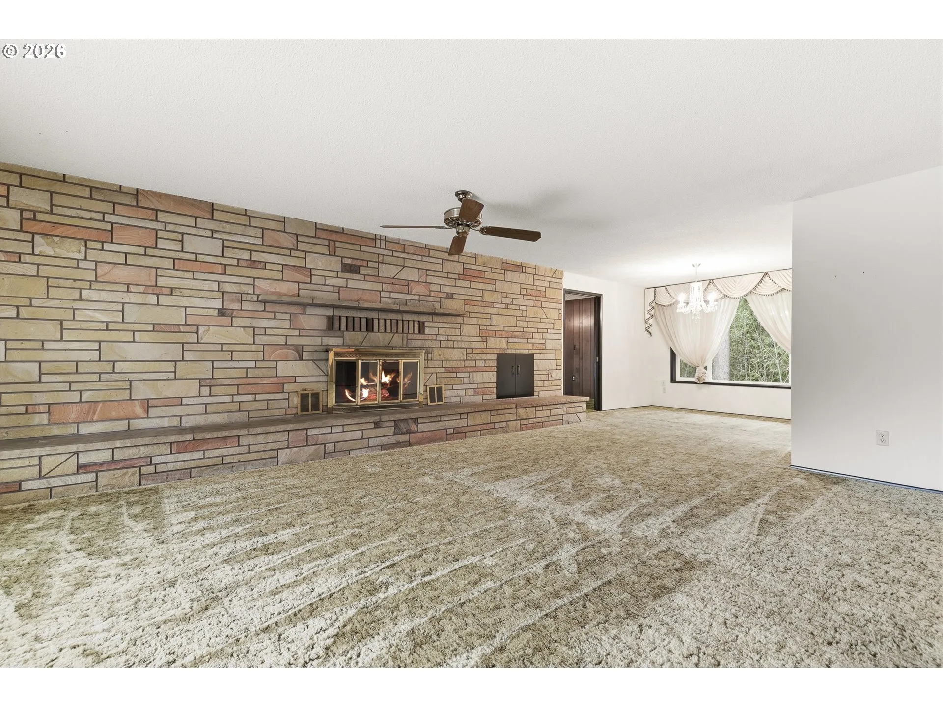 Living Room-Fireplace