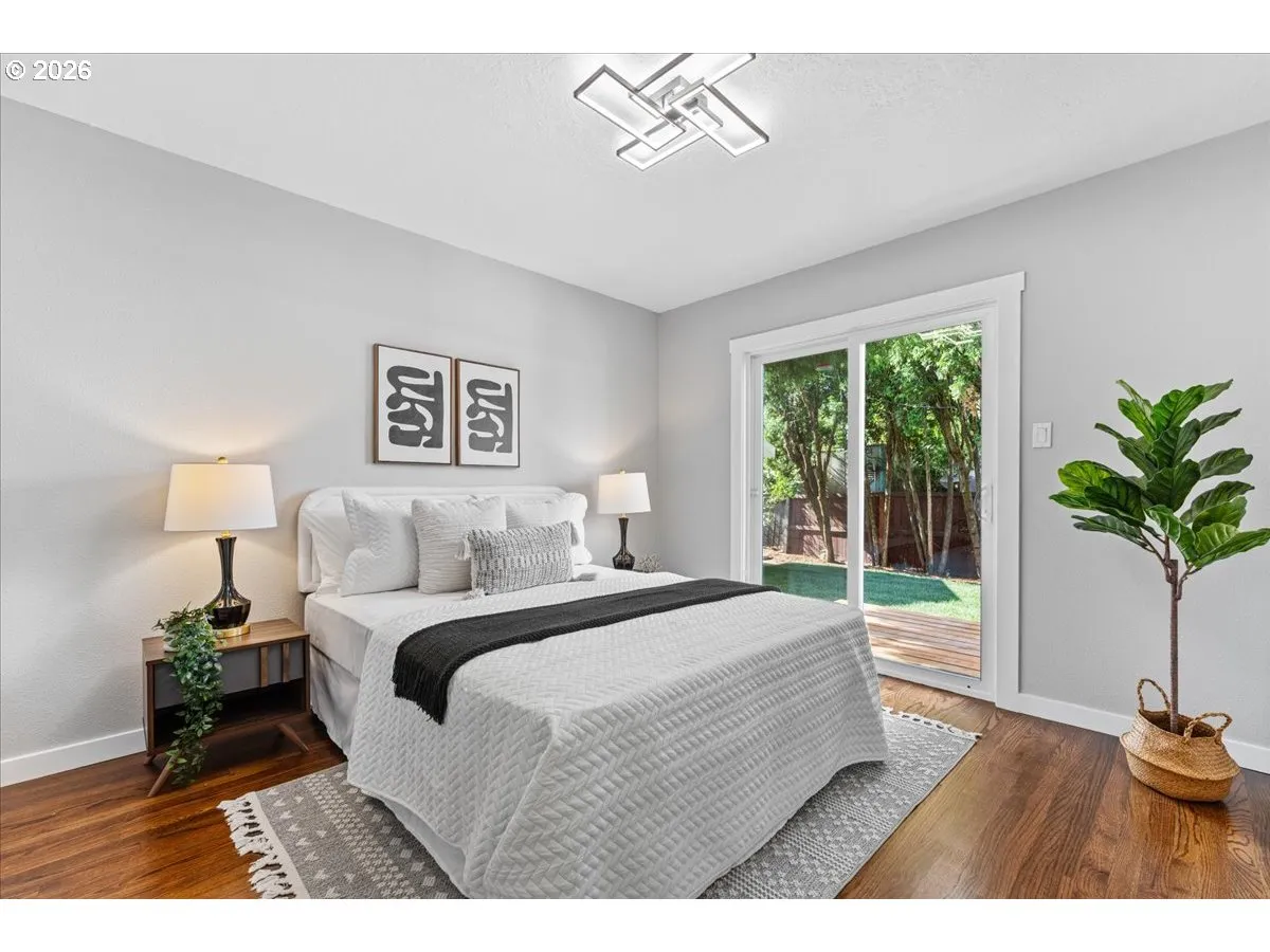 Bedroom, Primary