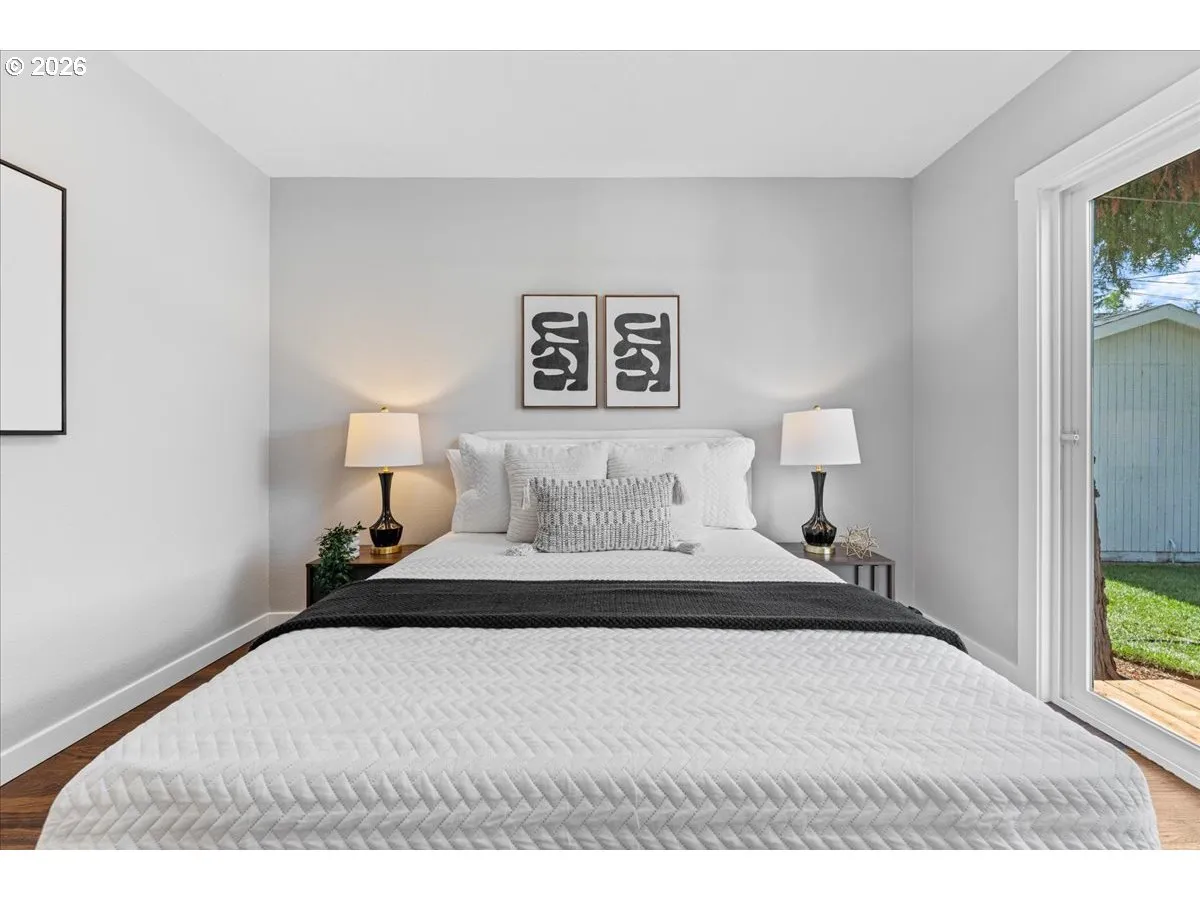 Bedroom, Primary