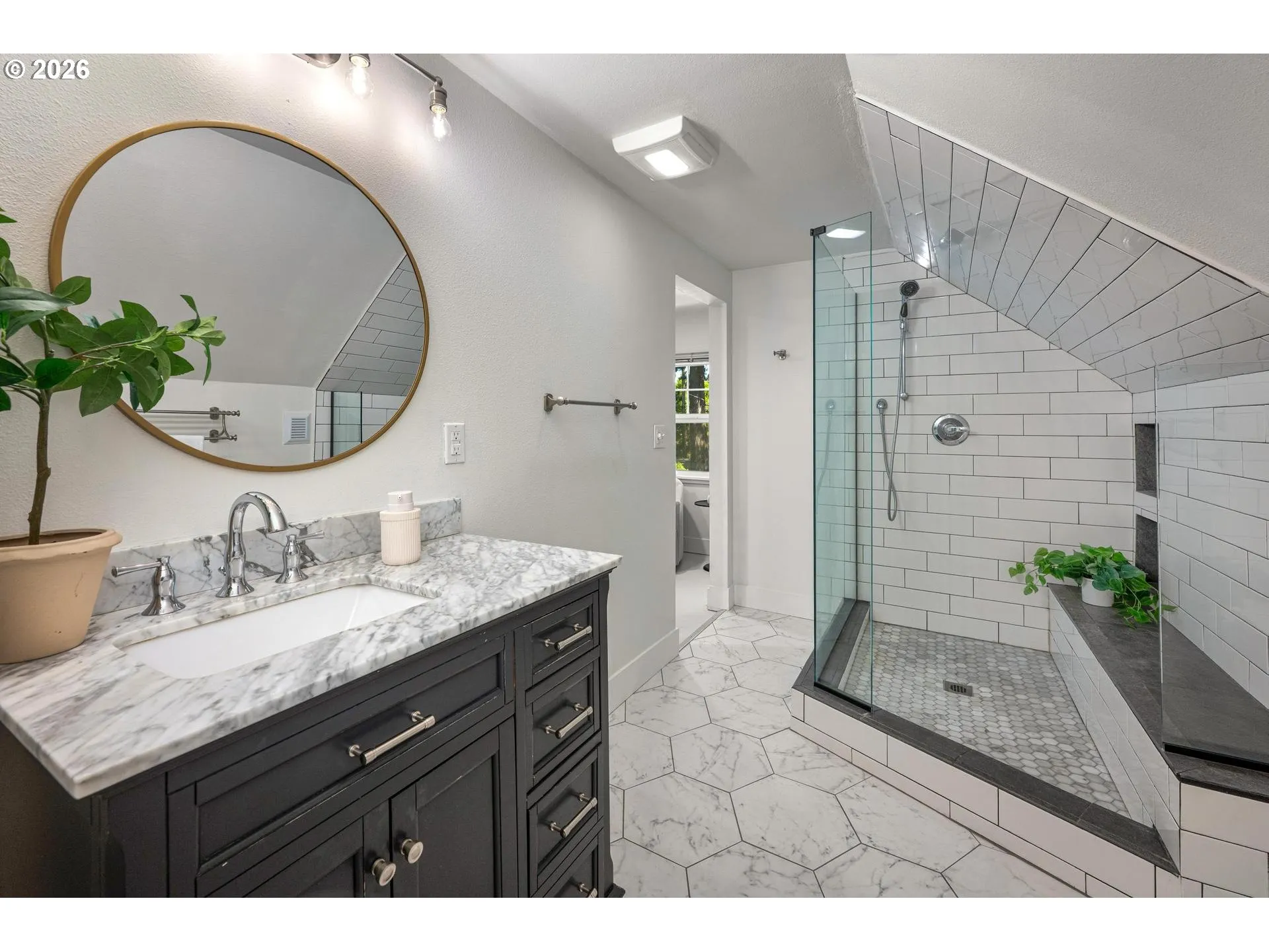 Bathroom-Upper
