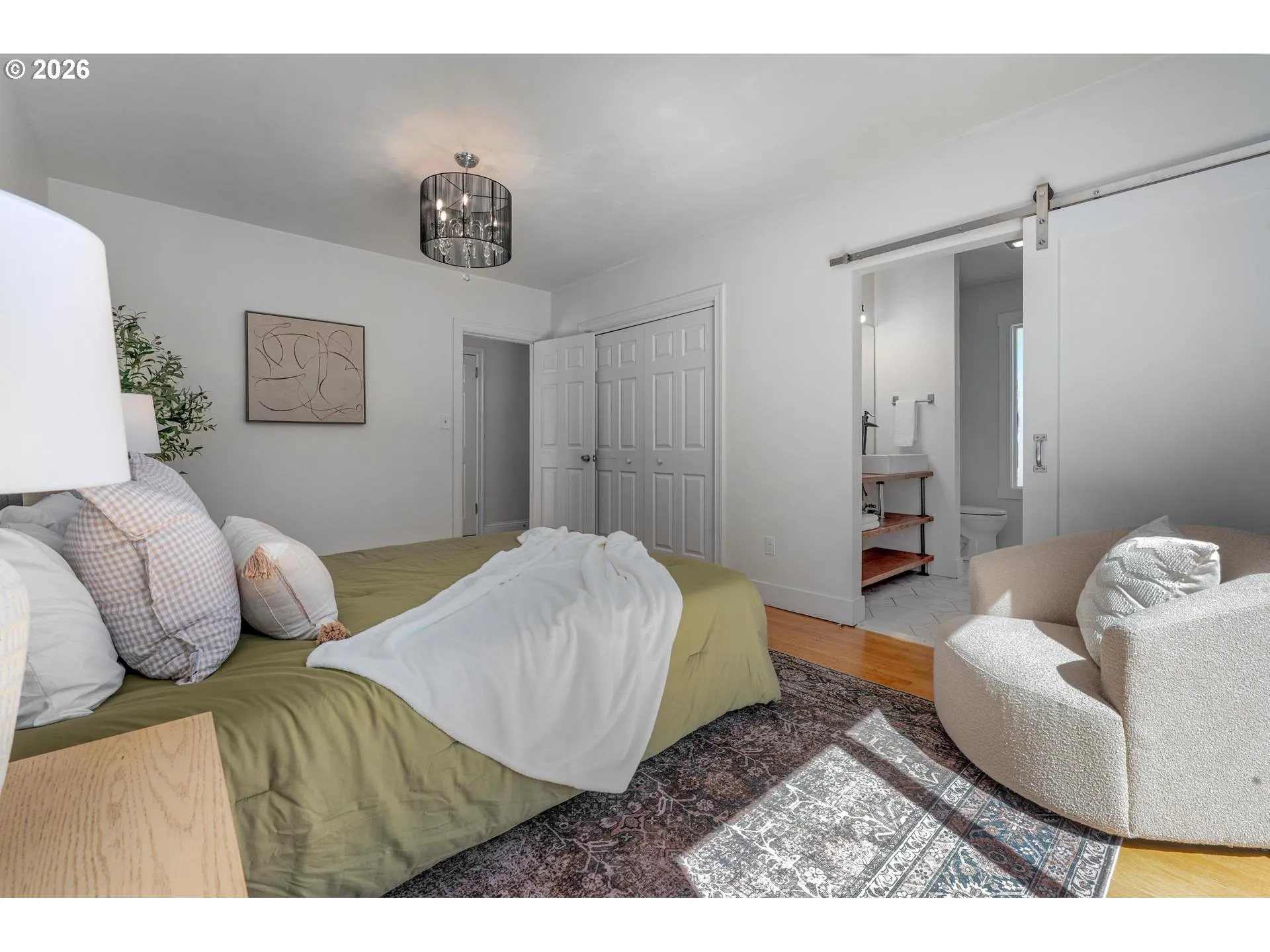 Bedroom, Primary