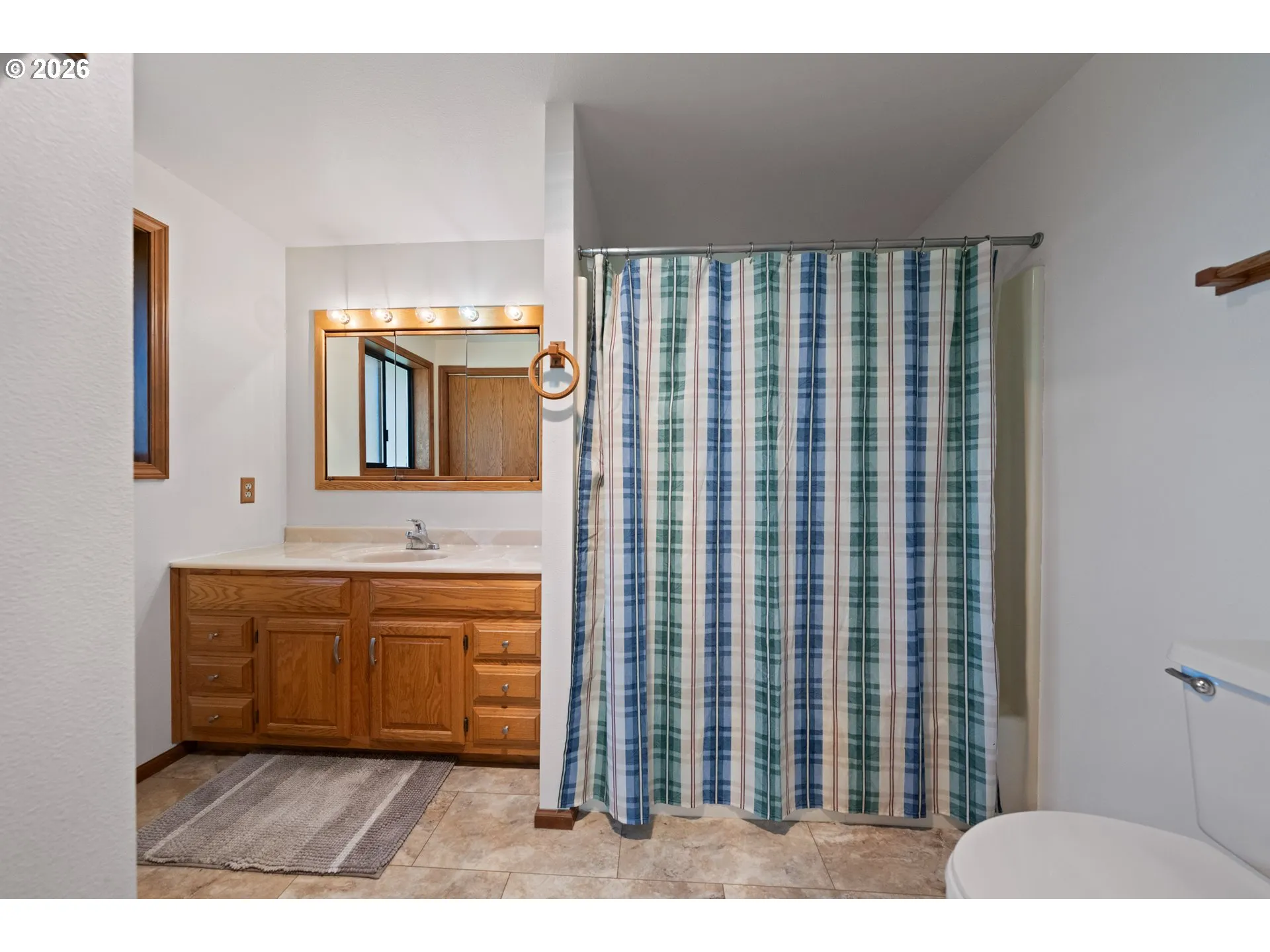 Primary Bedroom-Attached Bathroom