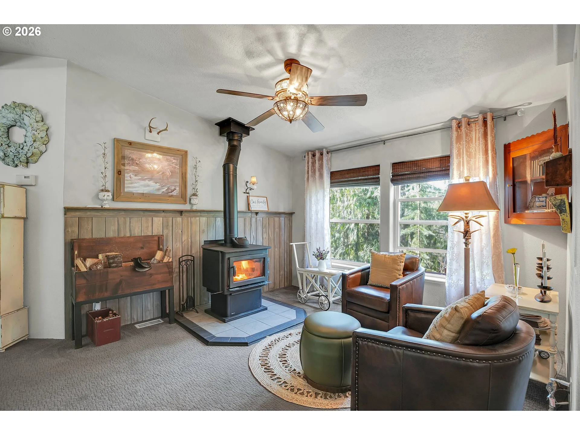 Living Room-Fireplace