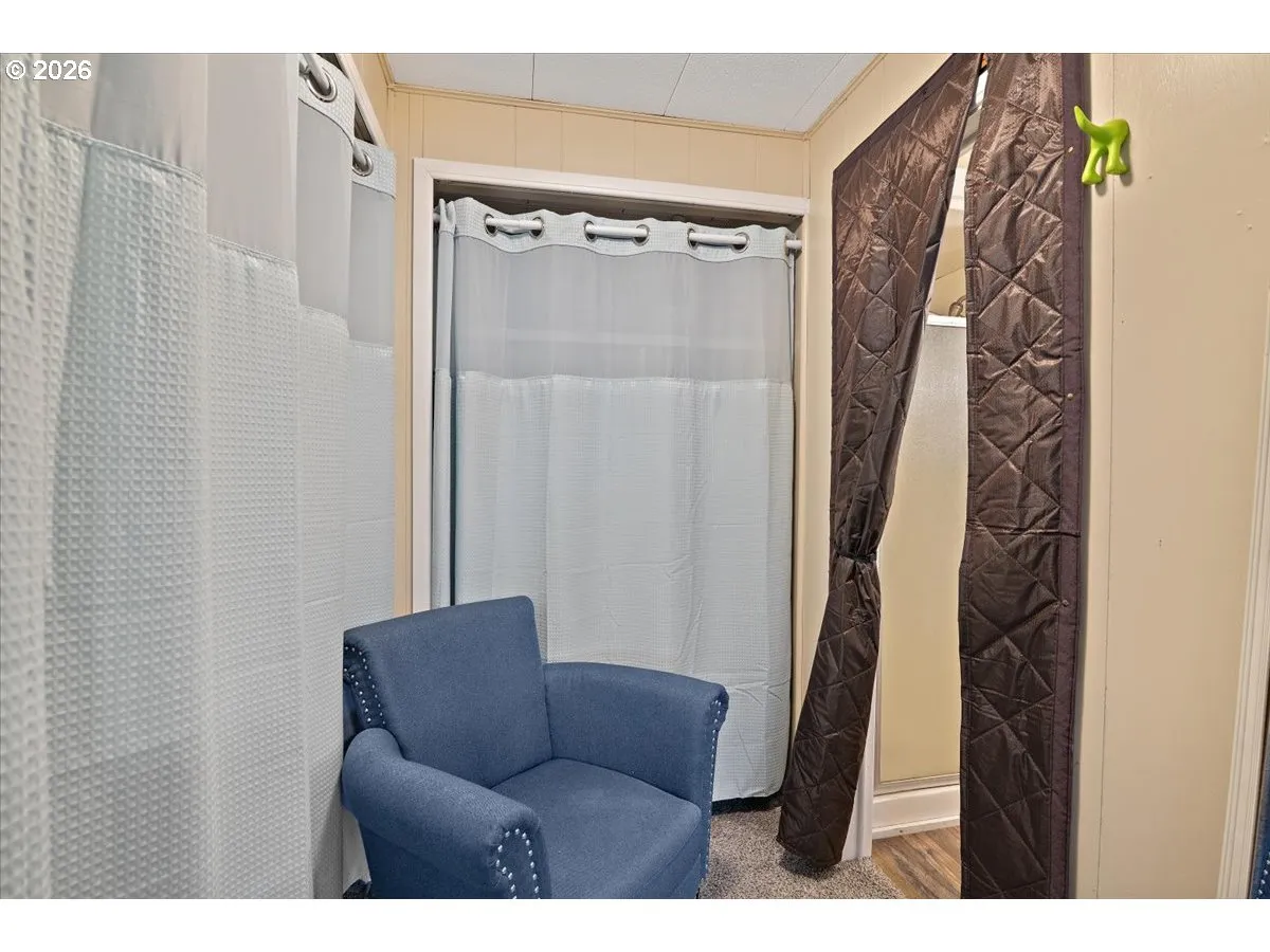 Primary Bedroom-Walk-In Closet