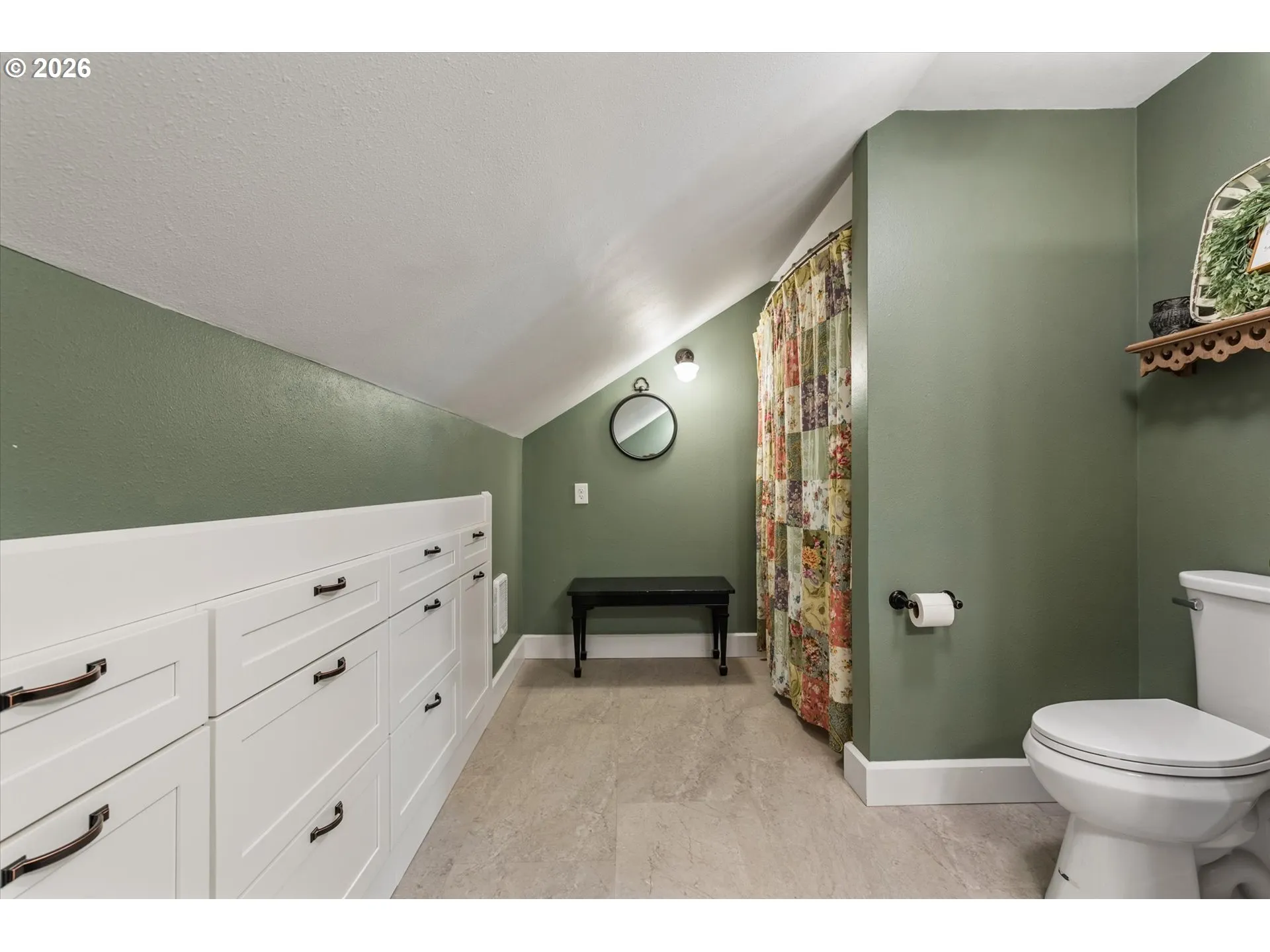 Bathroom-Upper