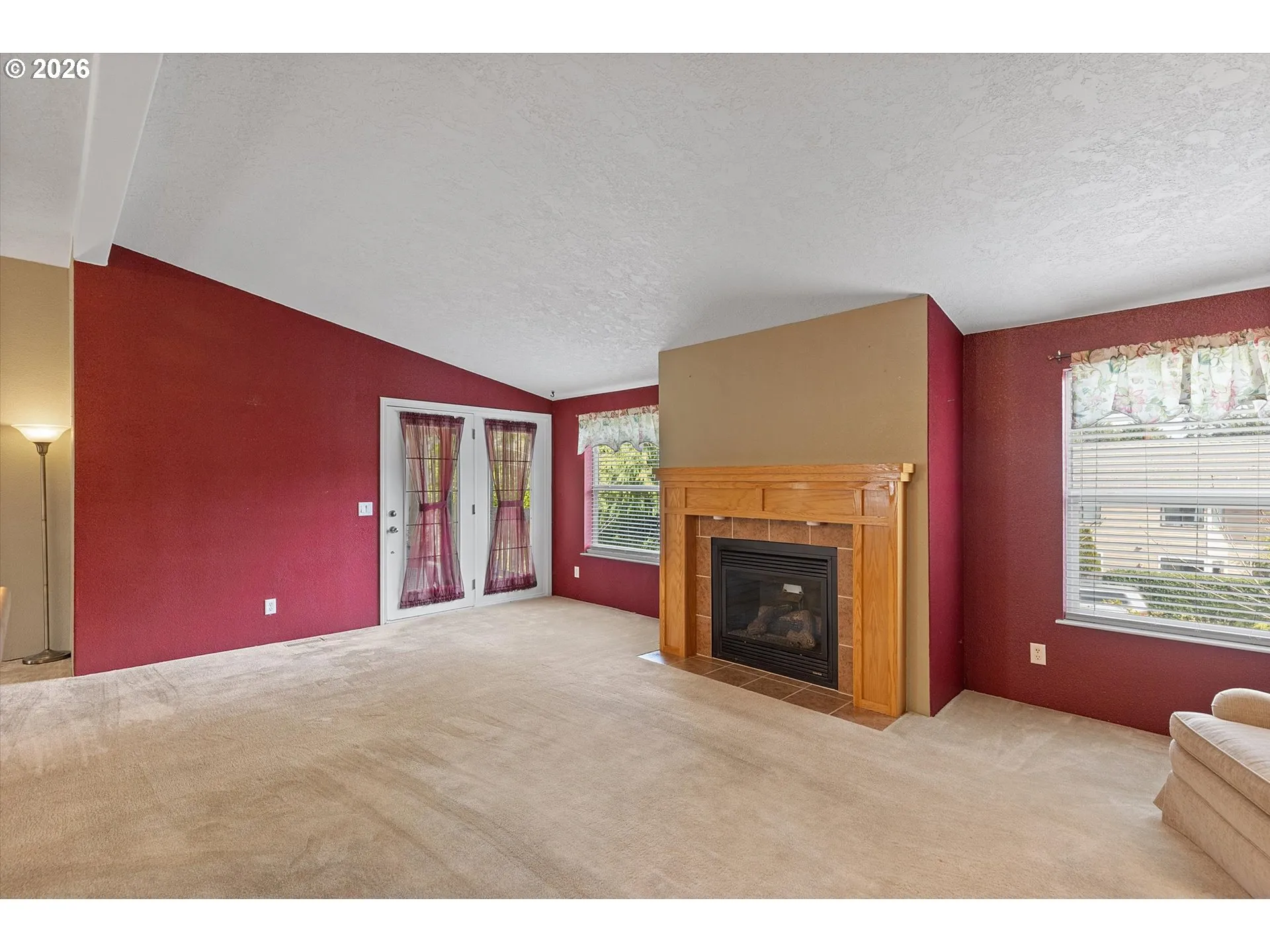 Living Room-Fireplace