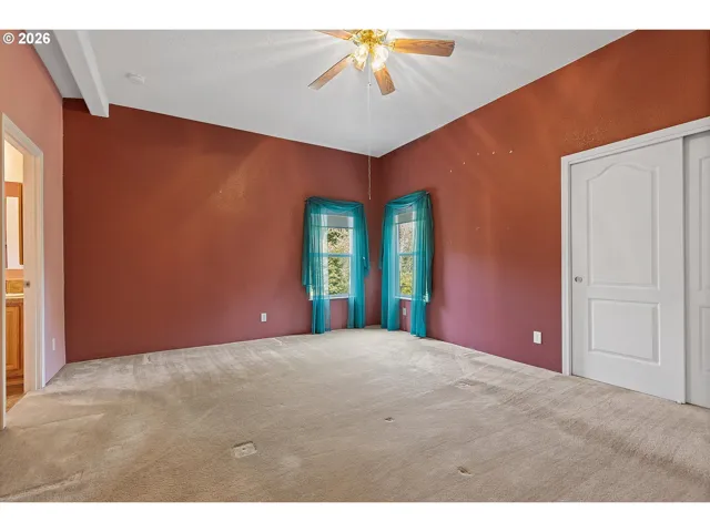 Primary Bedroom-Attached Bathroom