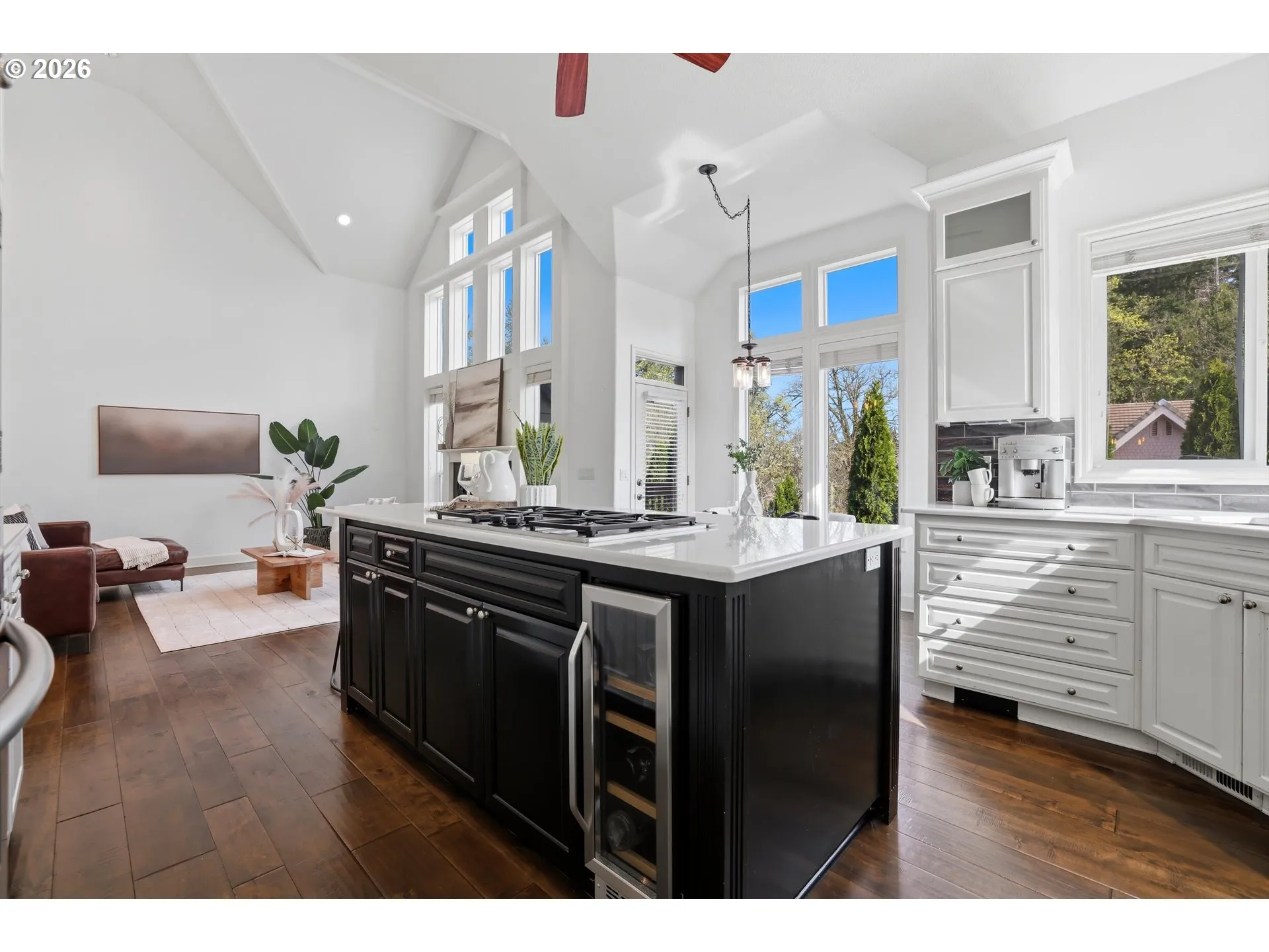 Kitchen/Family Room-Island