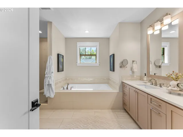 Owner's Suite Bathroom-Full Bathroom