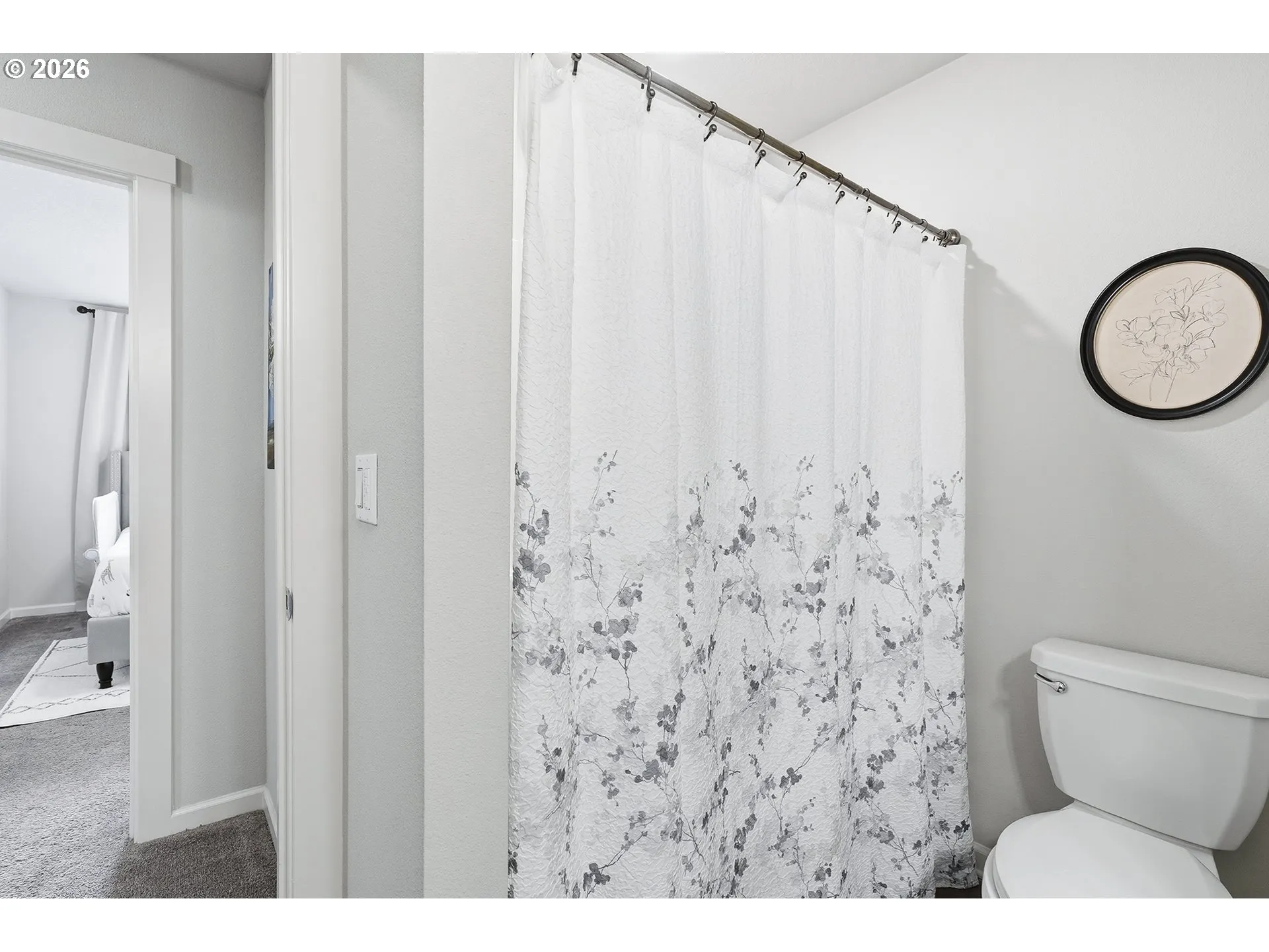 Bathroom, Continental-Upper