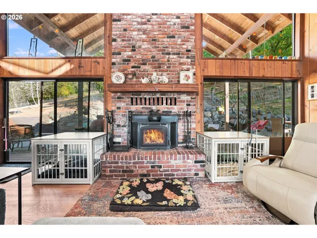 Living Room-Fireplace
