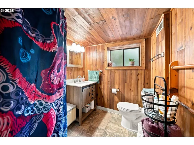 Bathroom-Lower