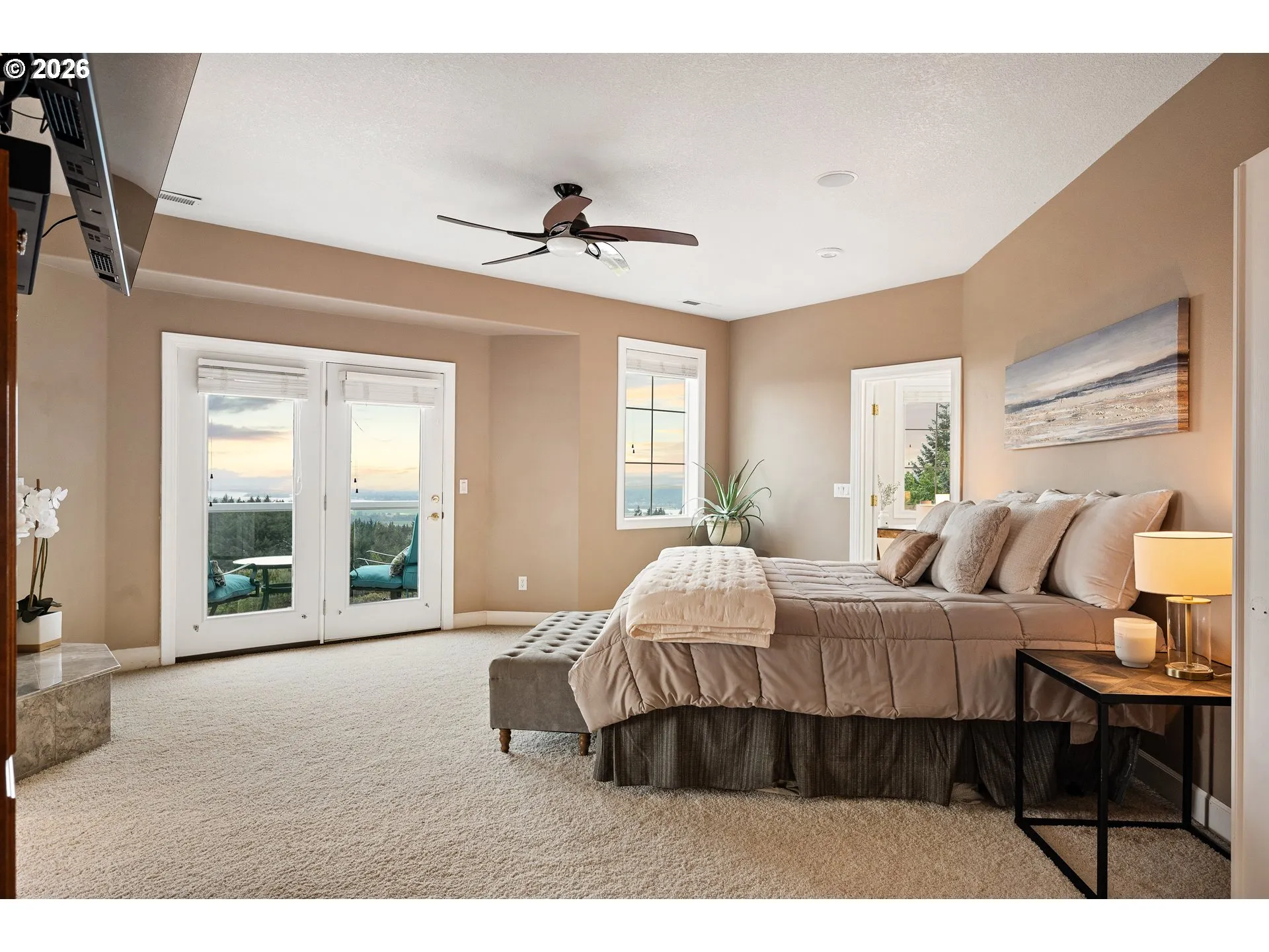 Bedroom, Owner's Suite-Upper