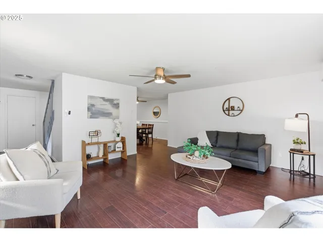 Living Room-Ceiling Fan