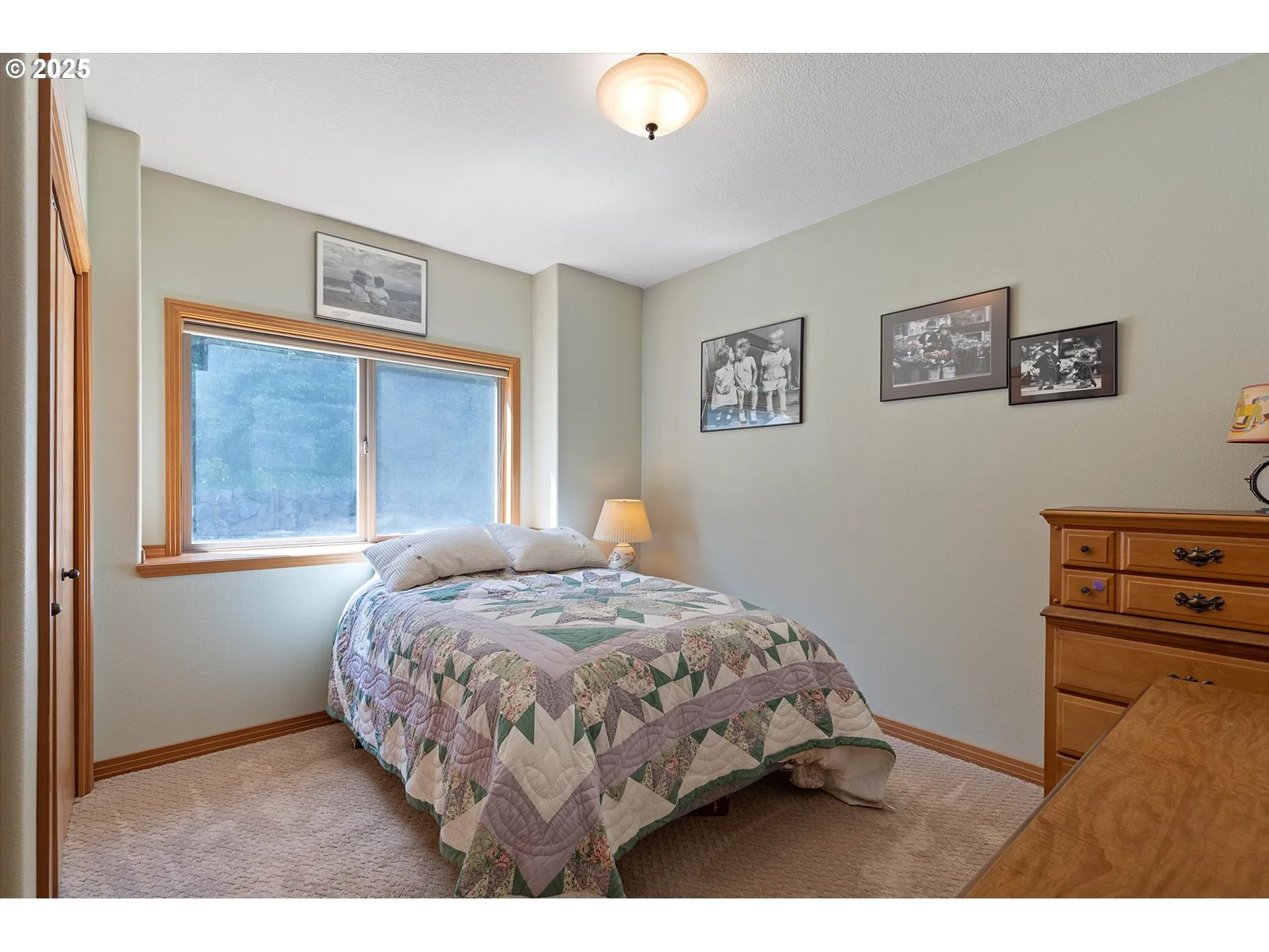Bedroom-Full Bathroom