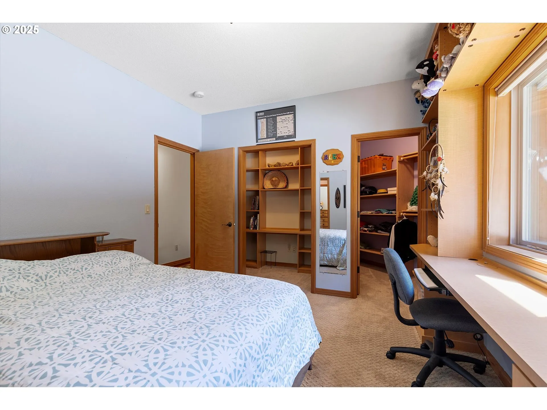 Bedroom-Walk-In Closet