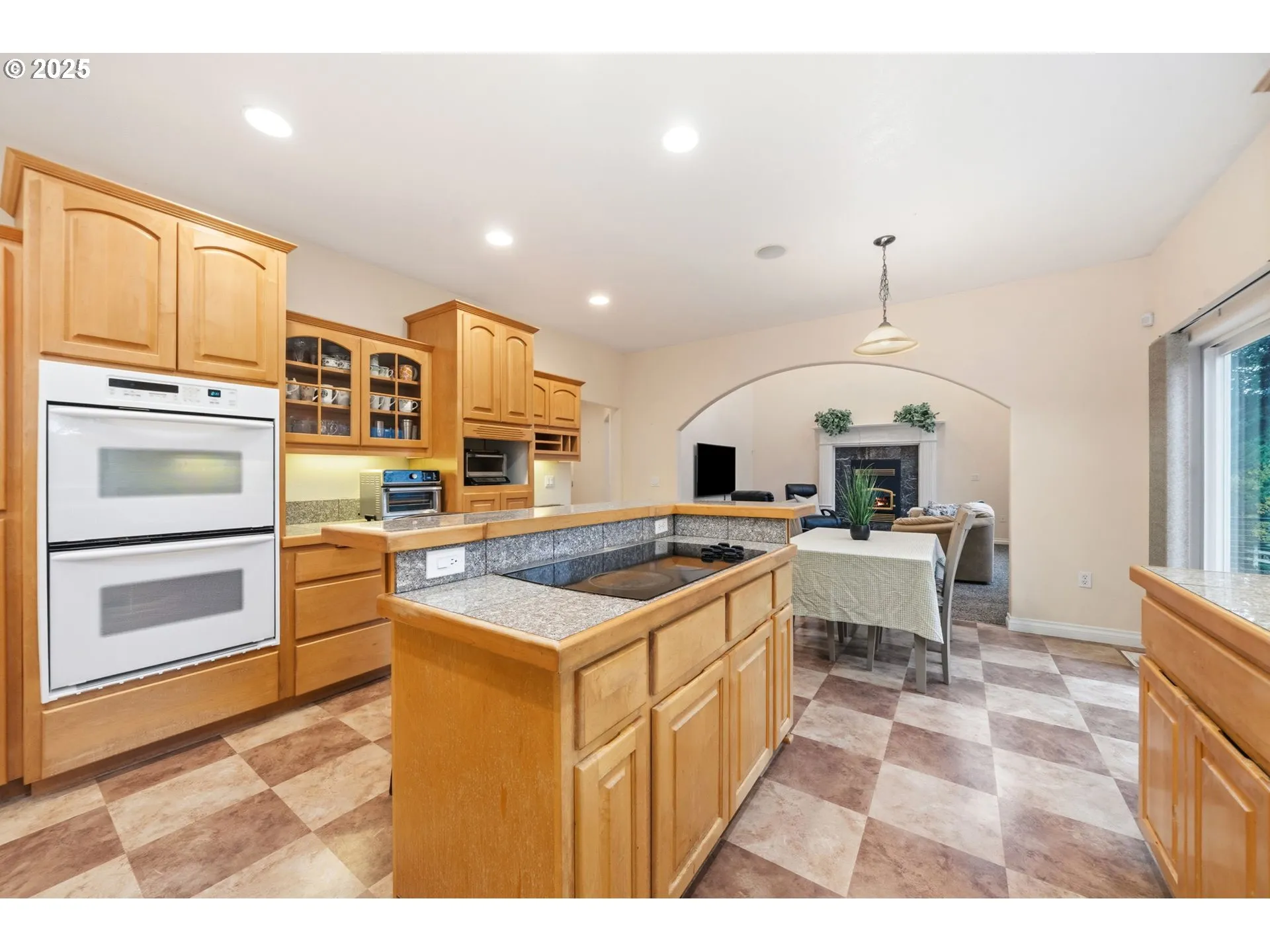 Kitchen-Cooking Island