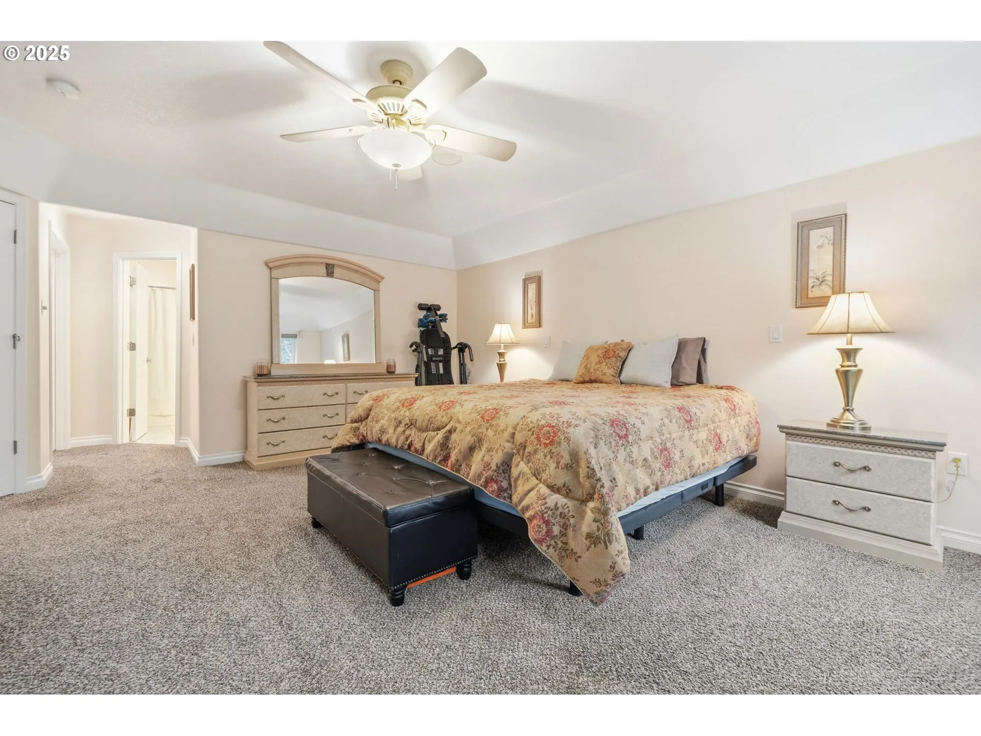 Bedroom, Owner's Suite-Upper