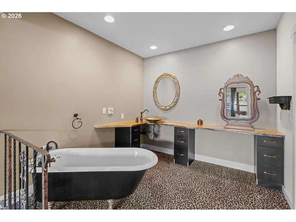 En Suite Bathroom